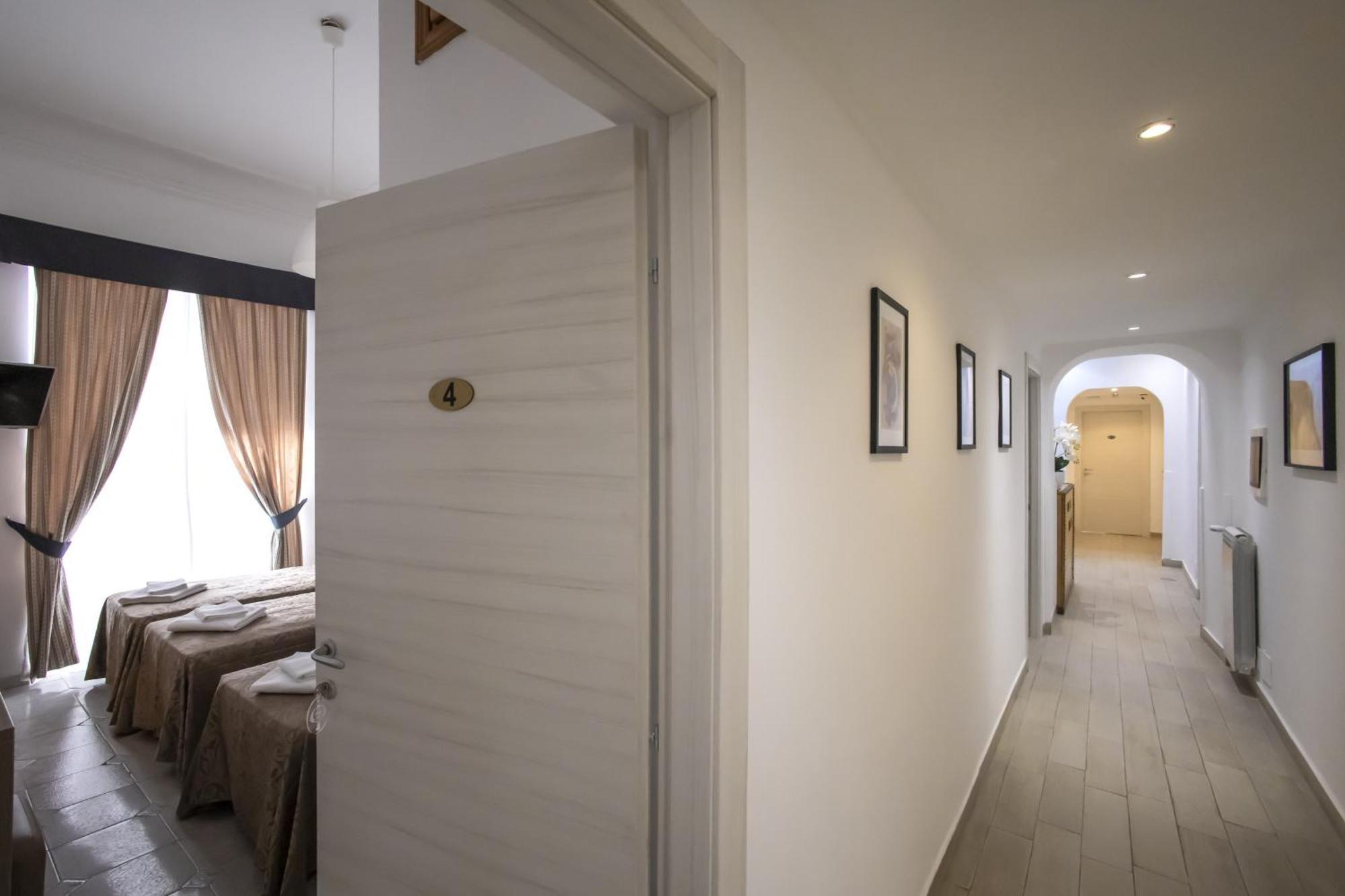 Orbis Hotel 2*