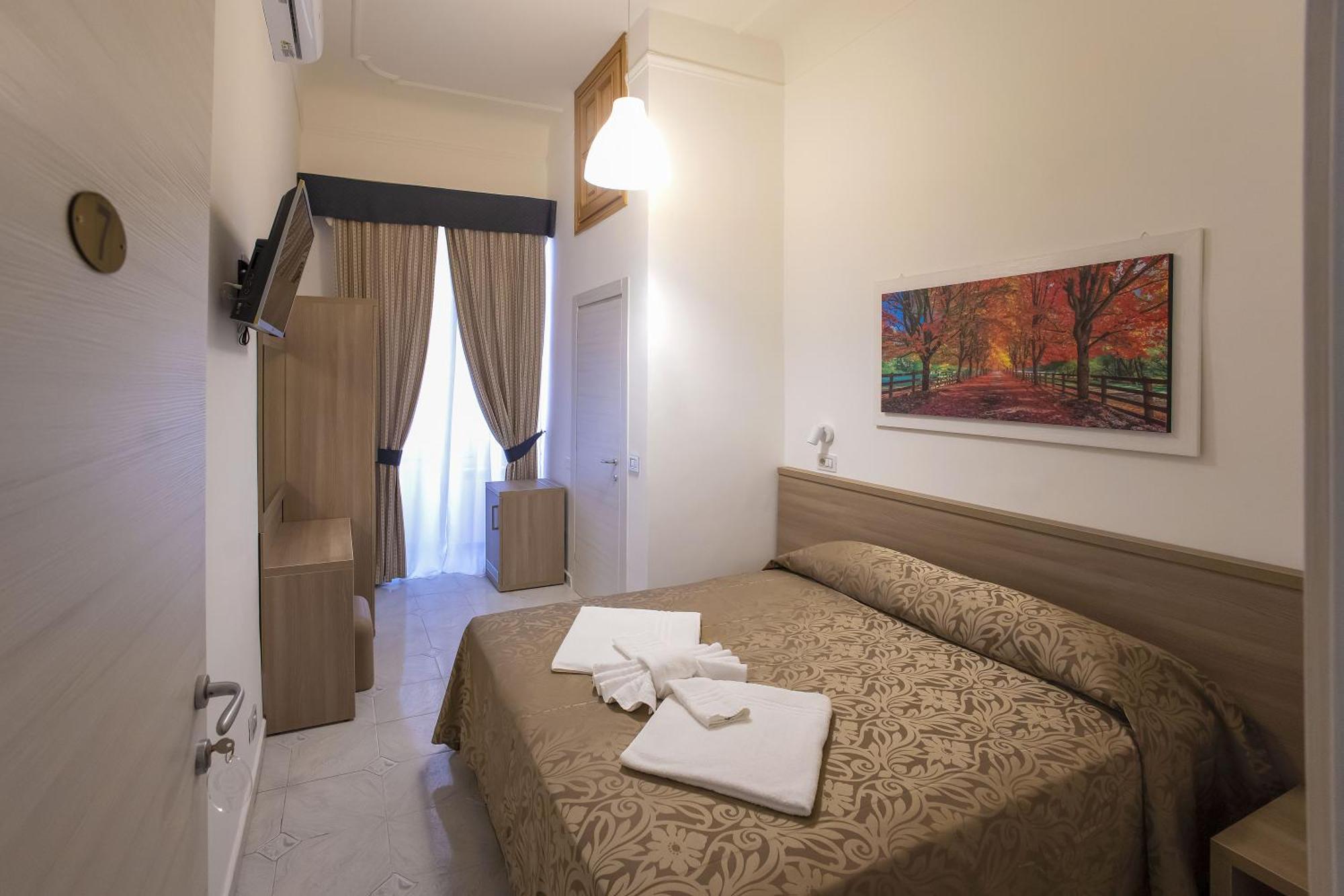 Orbis Hotel 2*