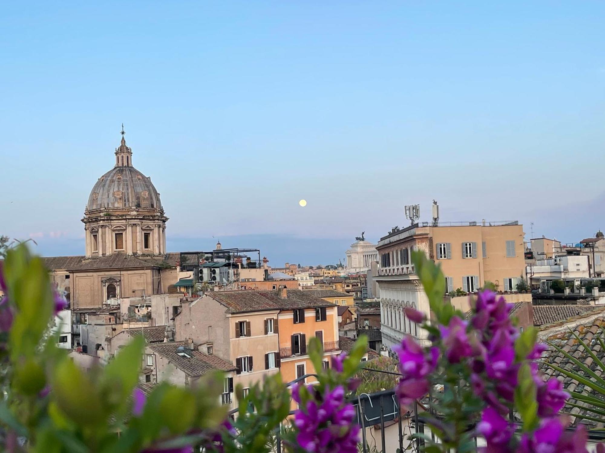 Flower Apartment Rome