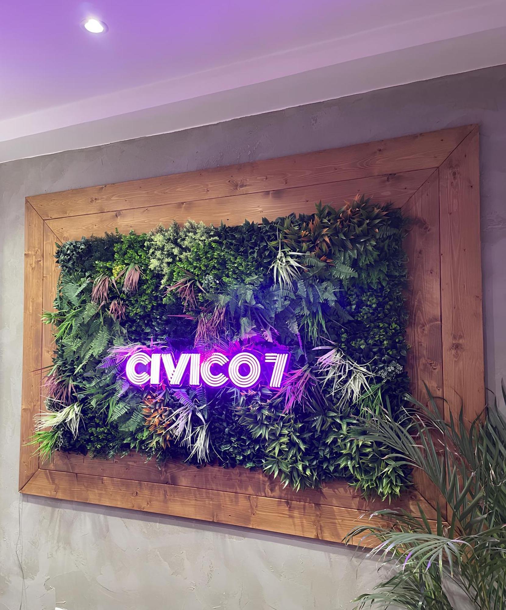Civico Settee *