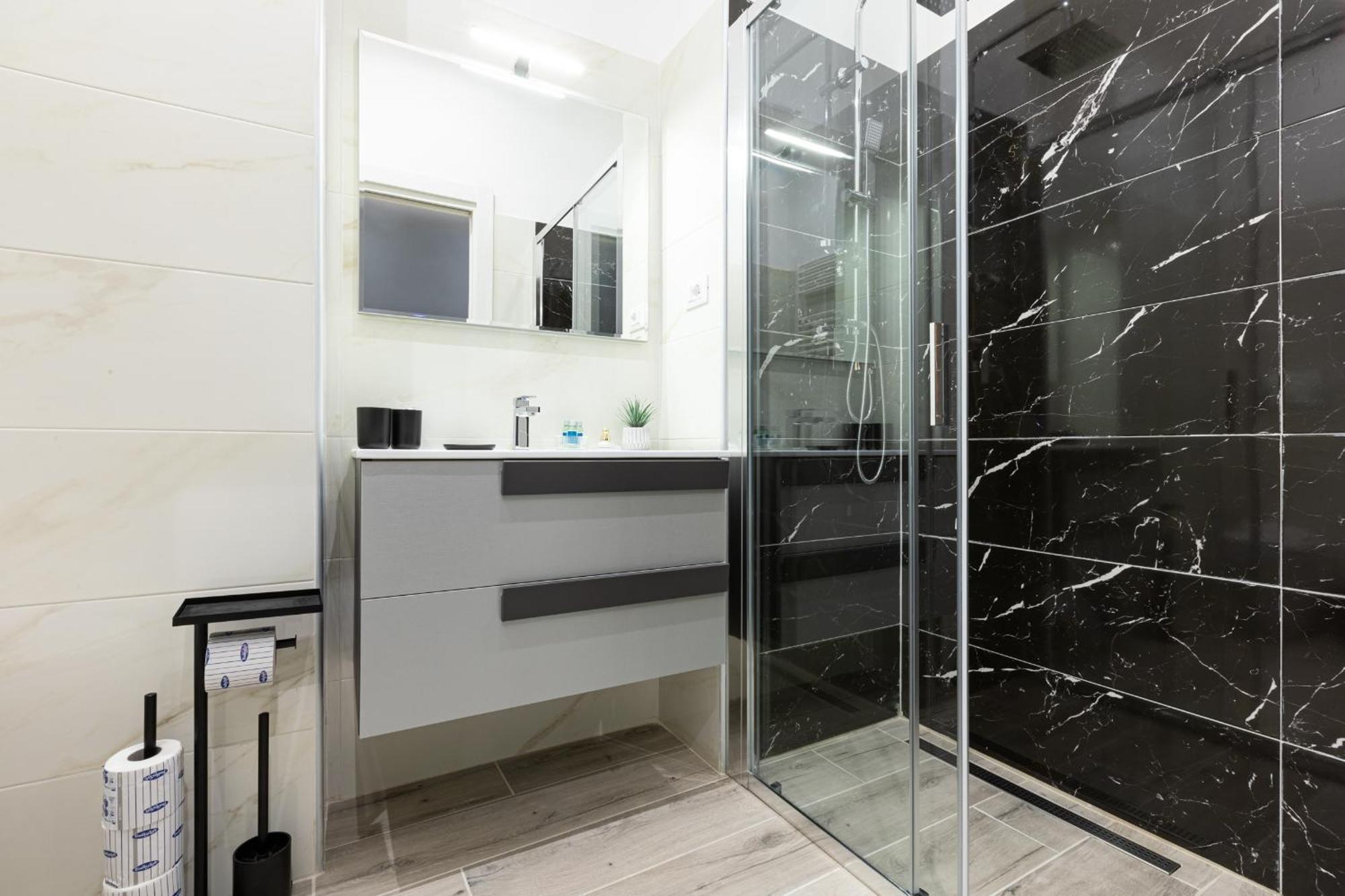 Trastevere Exclusive Three Bedroom - Collection Apartment Rome