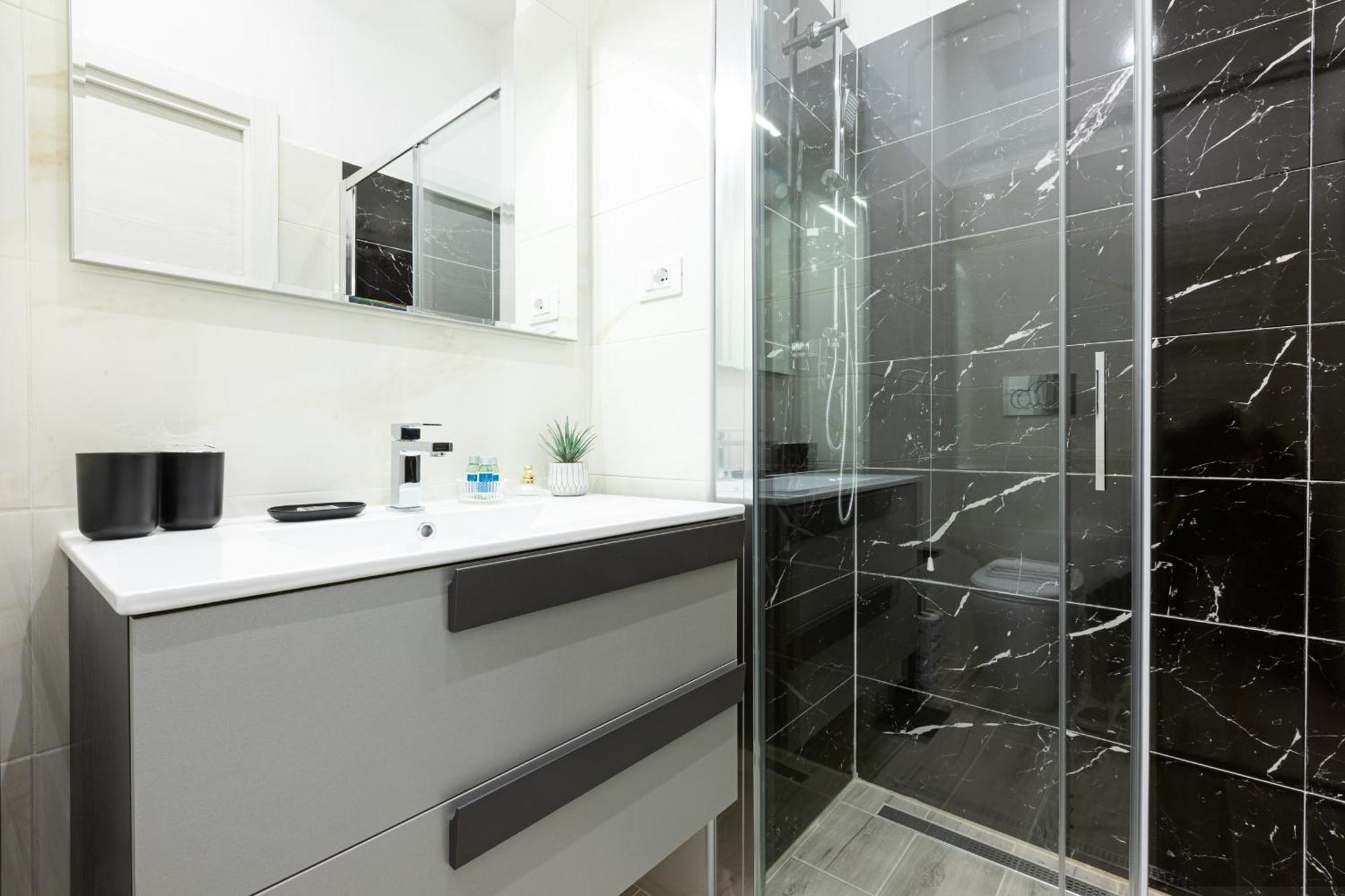 Trastevere Exclusive Three Bedroom - Collection Apartment