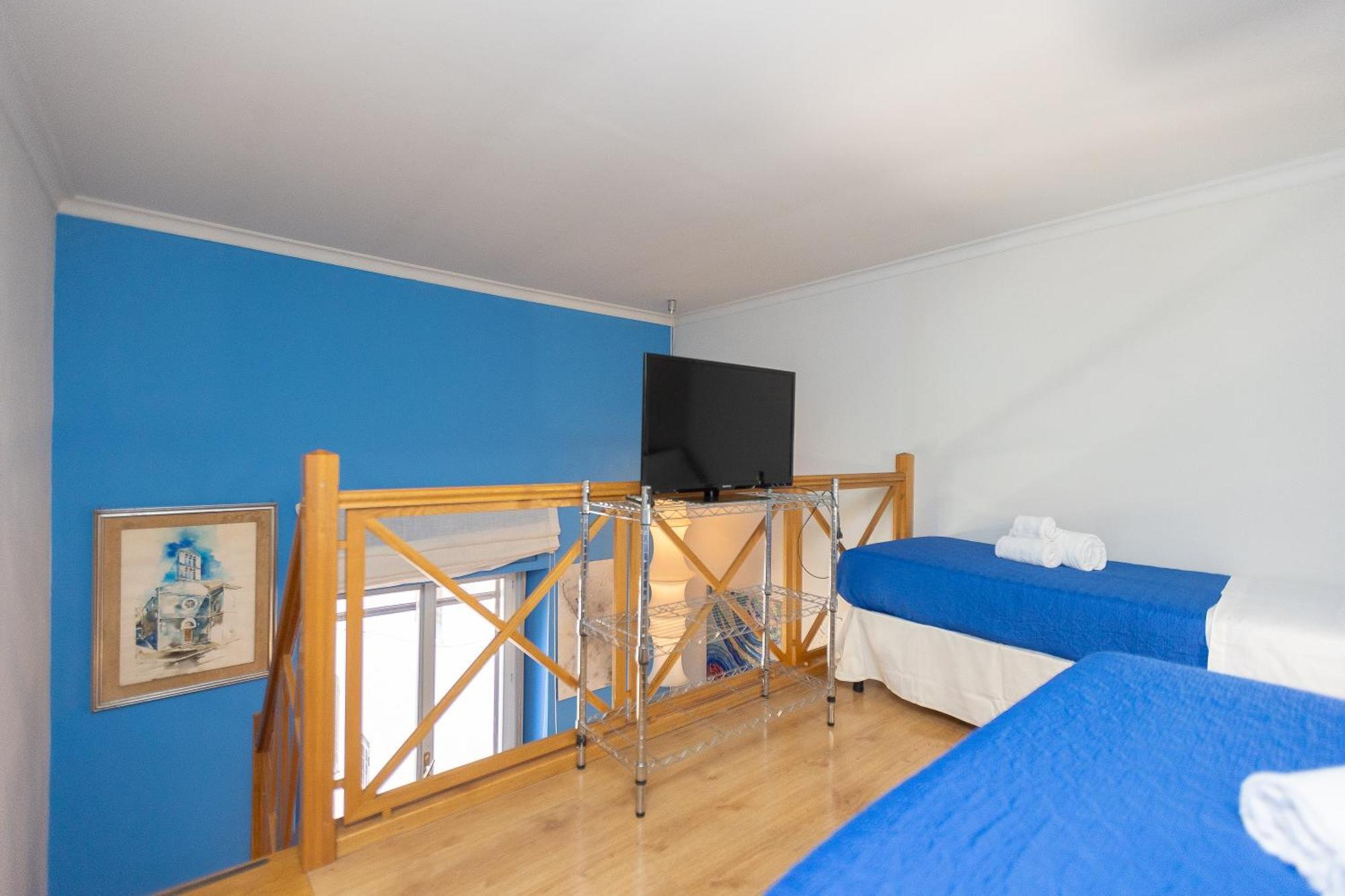Colosseum Bright Two Bedroom Apartment Rome