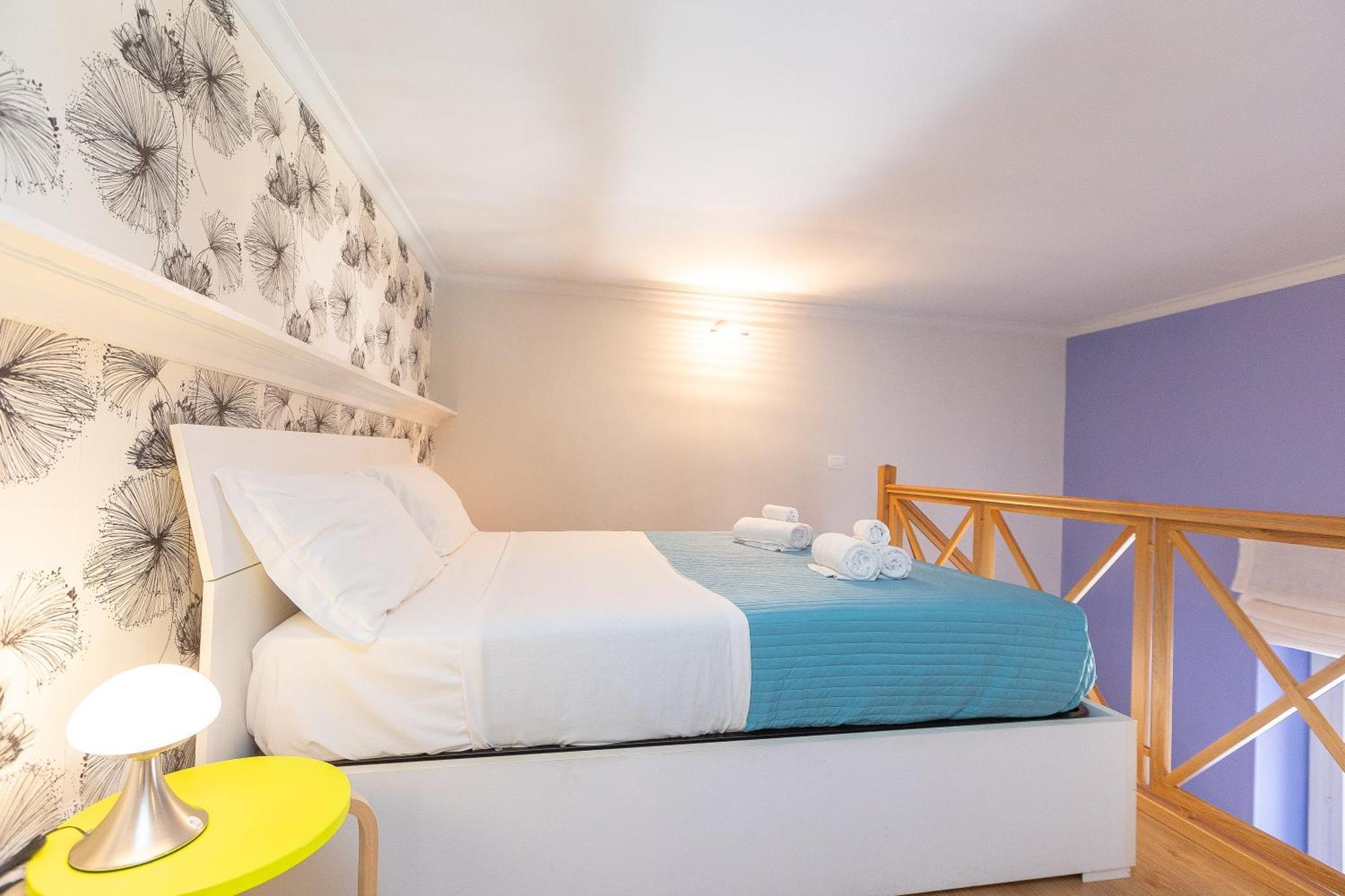 Colosseum Bright Two Bedroom Apartment Rome
