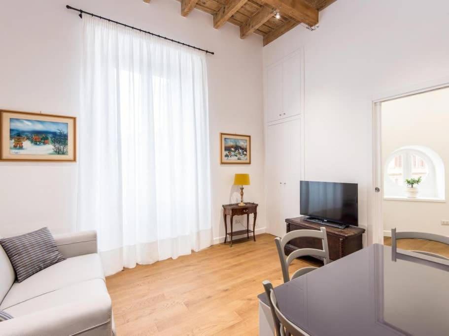 Trastevere Luxury Bright Apartment