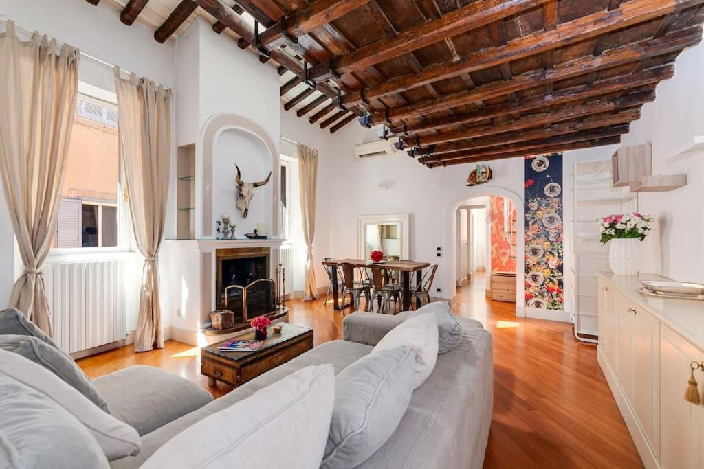Apartment Che Eleganza! Irresistibile Dimora, Campo De Fiori *