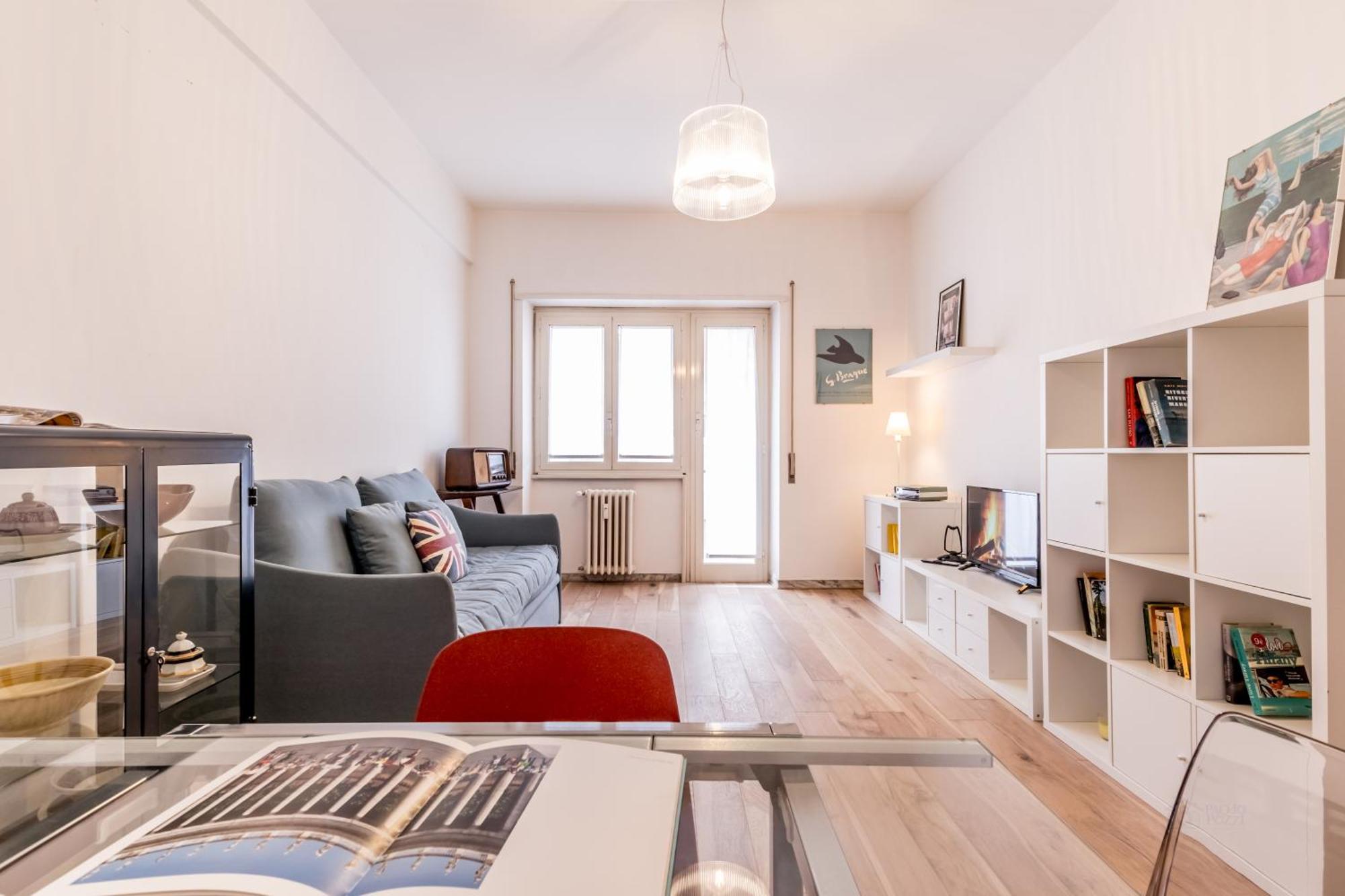 Retro Design Flat Near Vaticano Rome