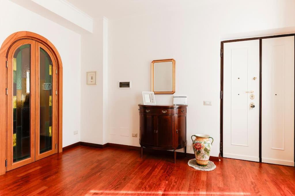 Apartment Delizioso Porta Metronia Rome
