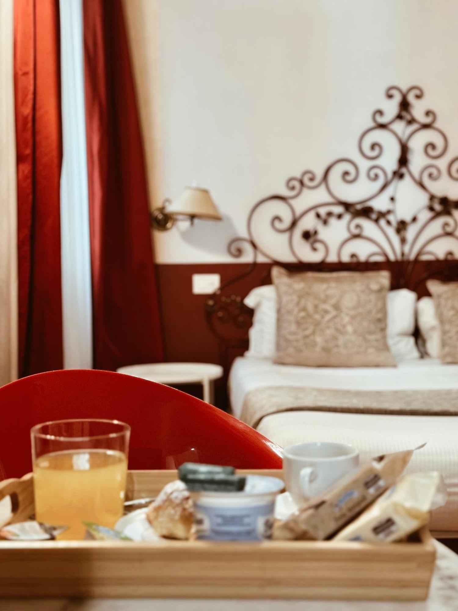 Residenza Sciarra Bed & Breakfast Rome