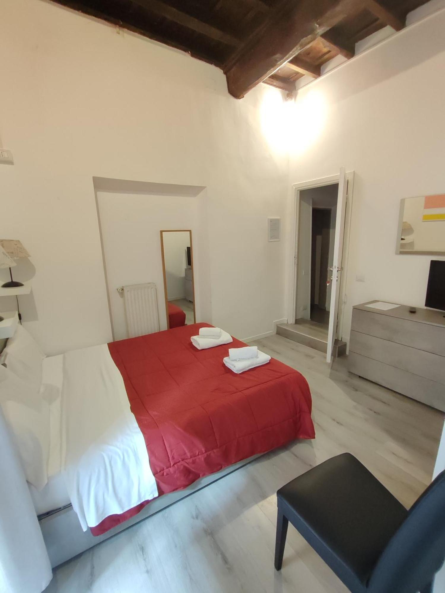 Giubbonari Street Roma