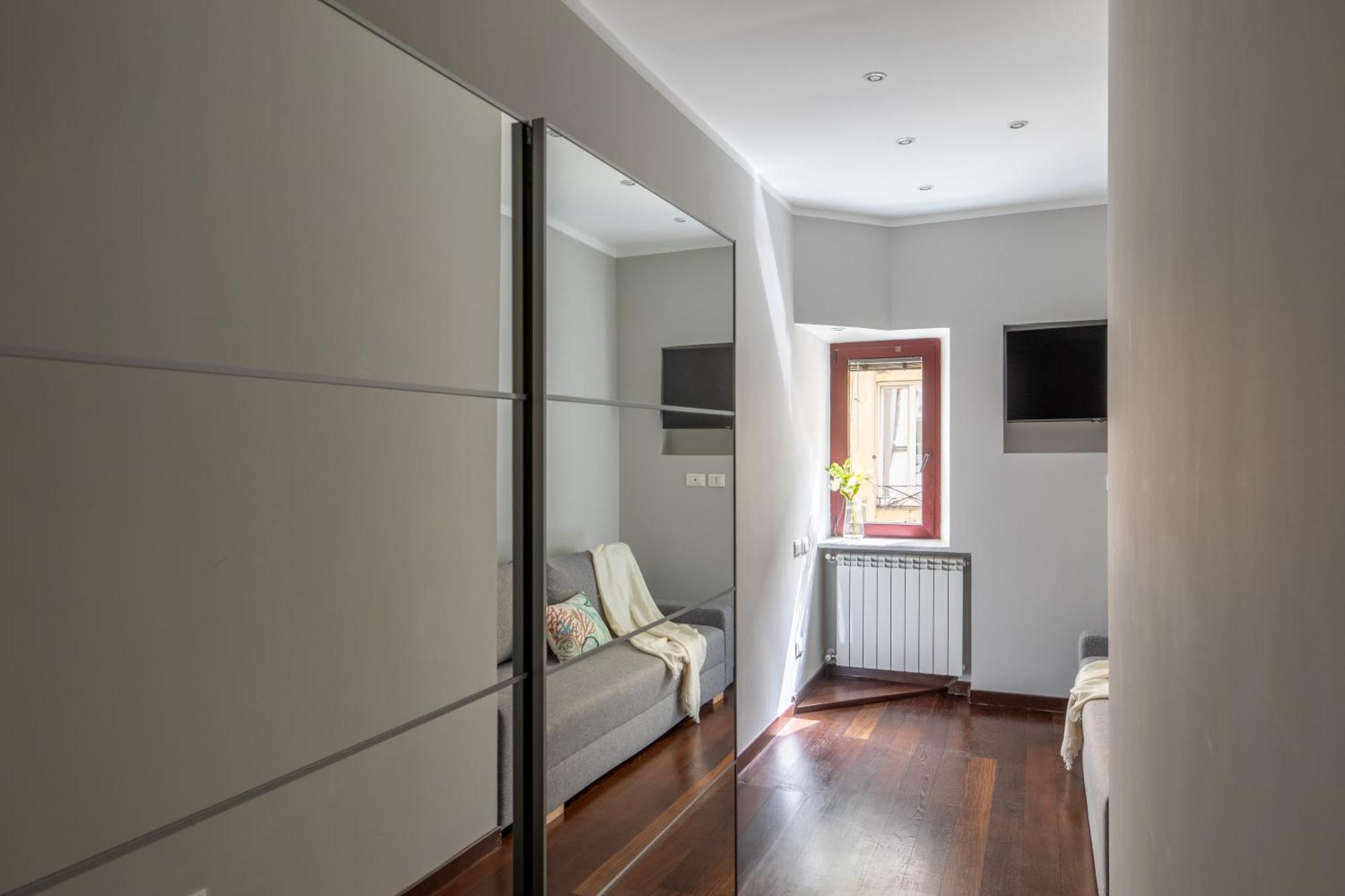 Appartement Iflat Contemporary Elegance In The Heart Of