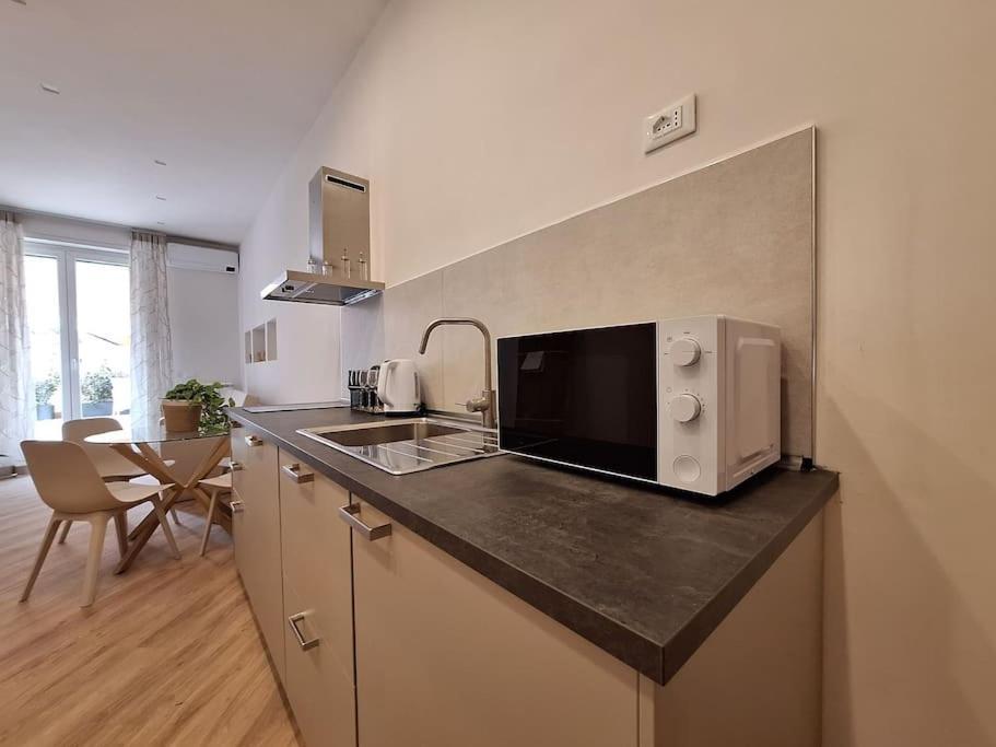 Appartement Peaceful 2 Bedrooms With Patio, Near Metro A *