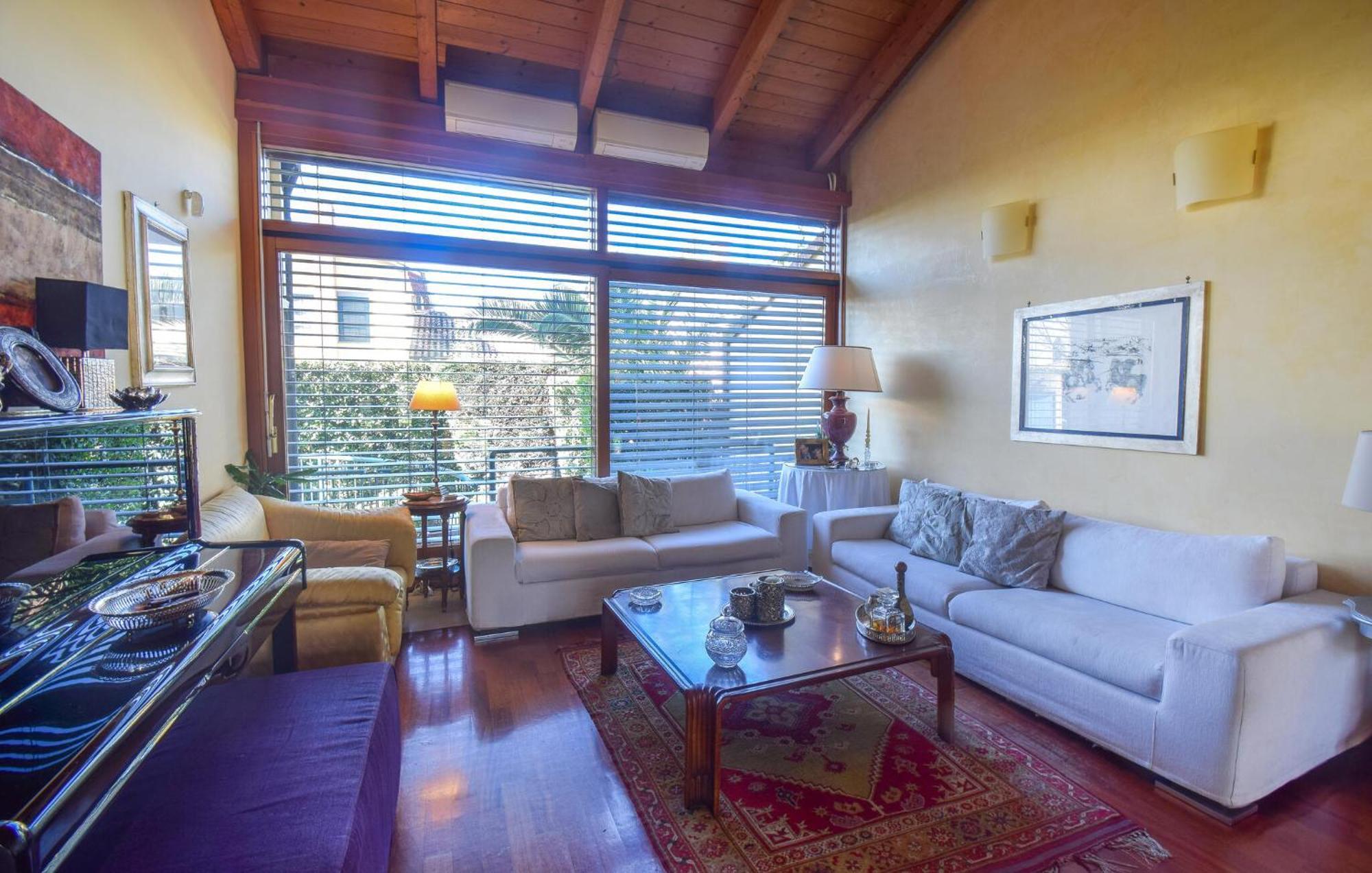 Casa de férias 6 Bedroom Awesome In Roma
