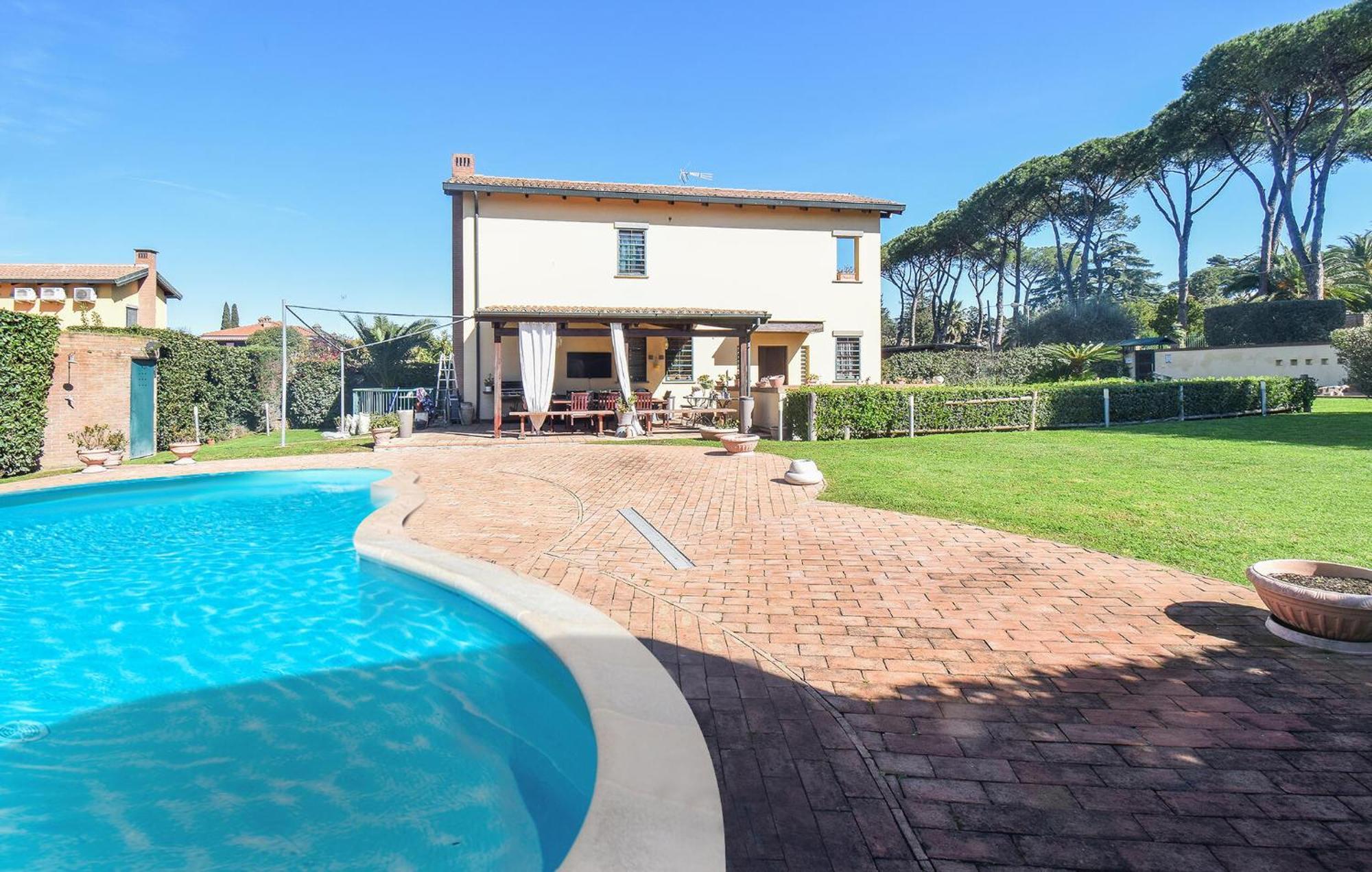 6 Bedroom Awesome In Casa de férias Roma