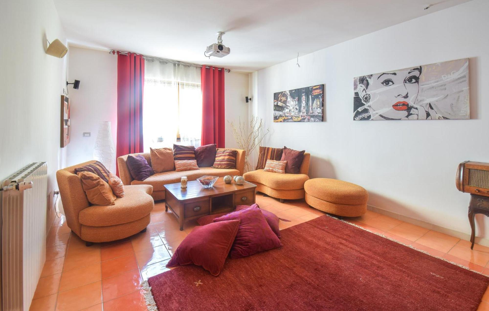 6 Bedroom Awesome In Casa de férias *