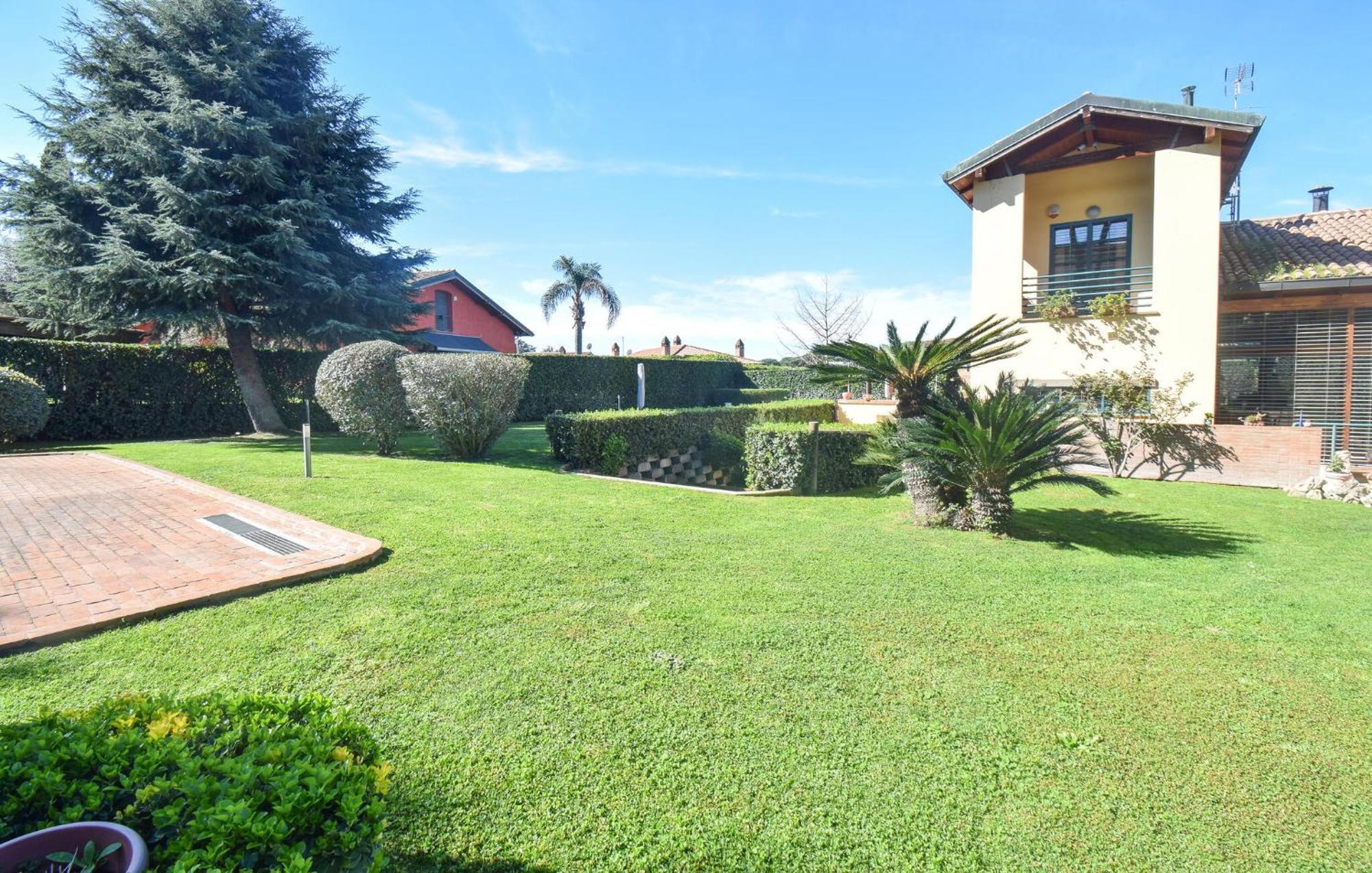 6 Bedroom Awesome In Casa de férias *