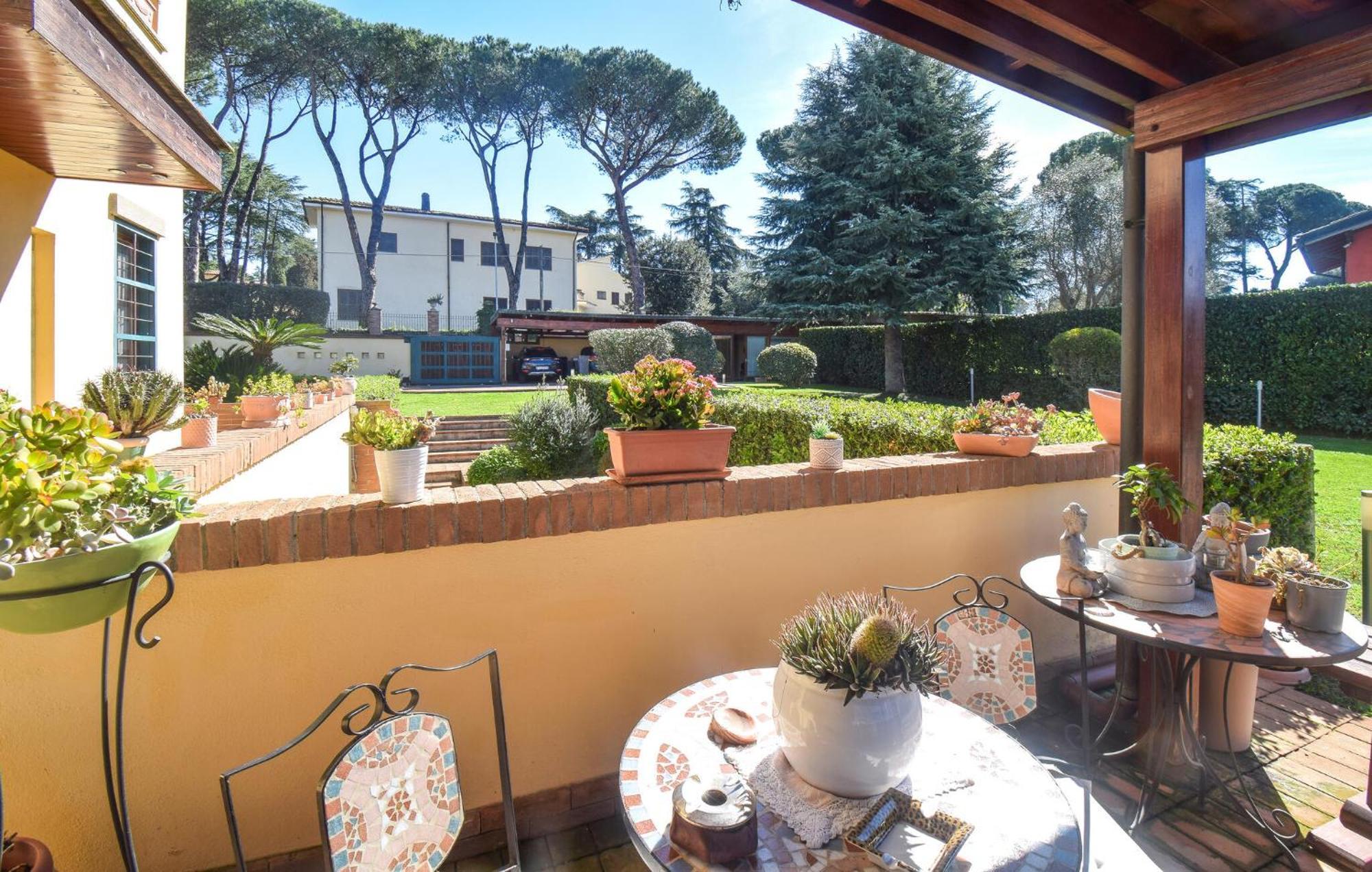 Casa de férias 6 Bedroom Awesome In Roma