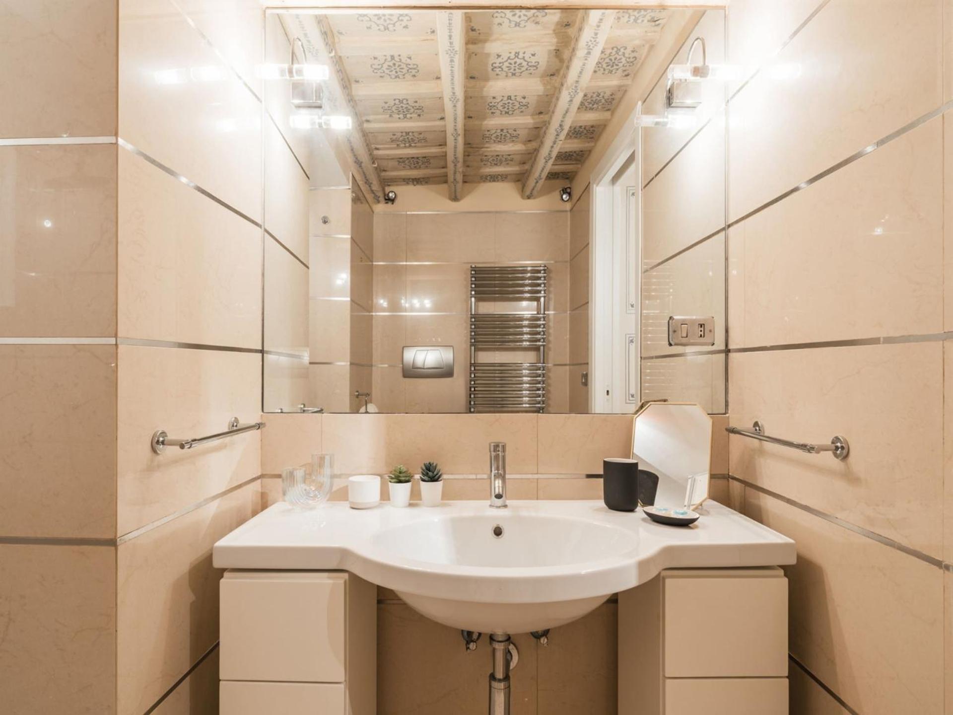 Apartamento The Rent - Spacious Two-bedroom In Old Town *