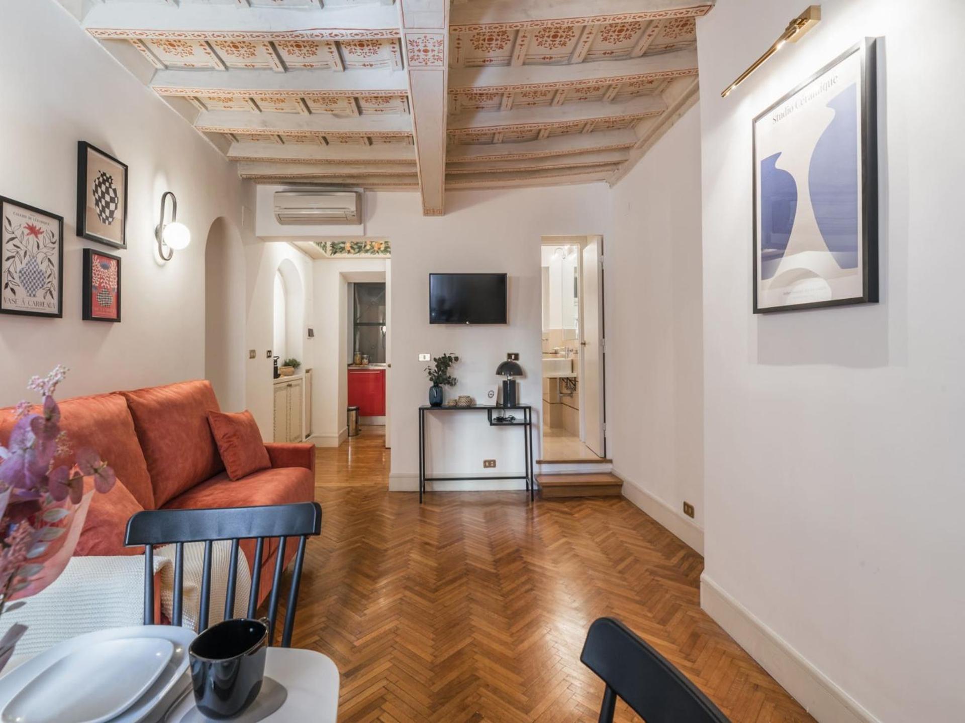 The Rent - Spacious Two-bedroom In Old Town Rome
