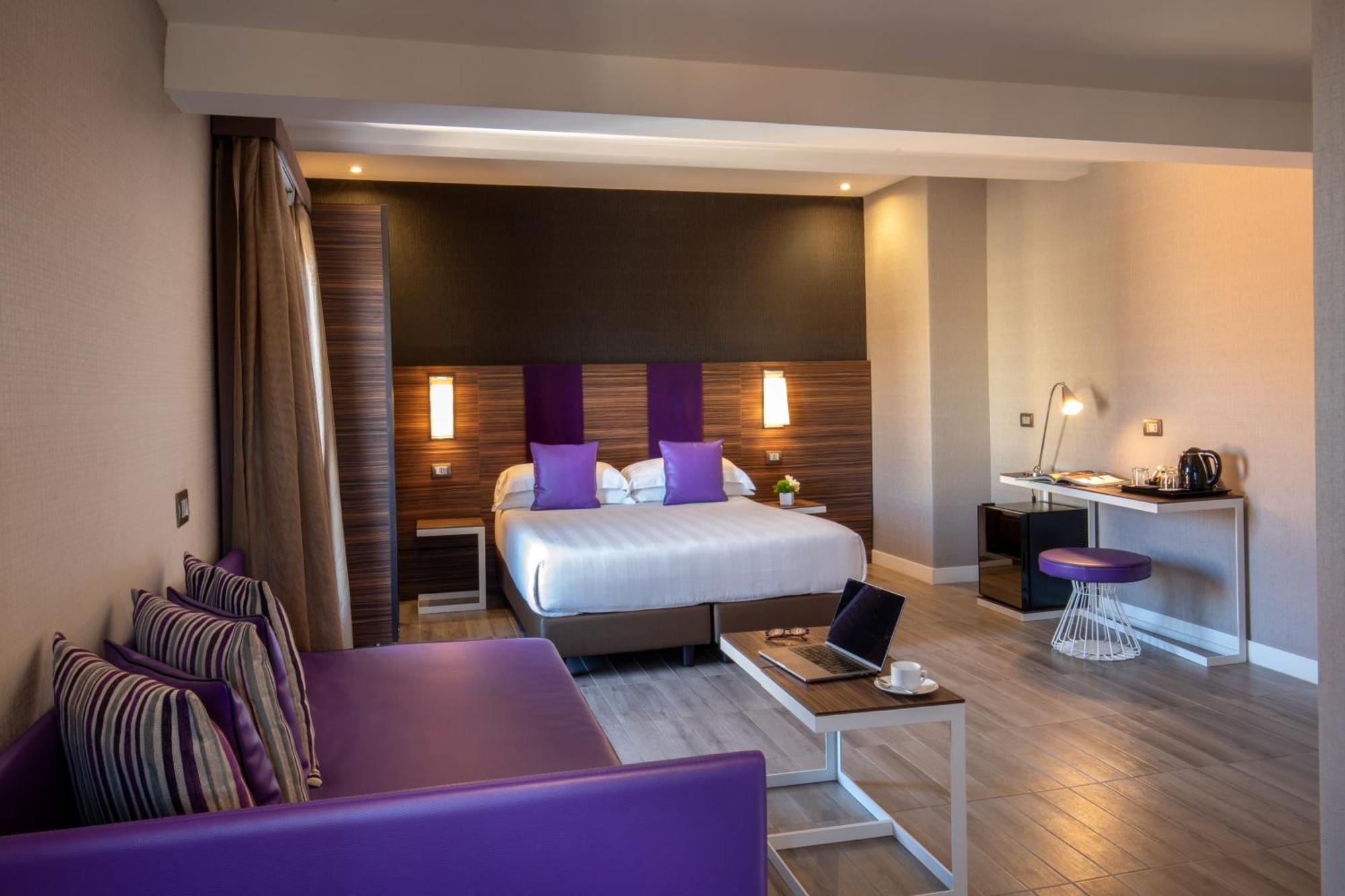 Hotel The Republic