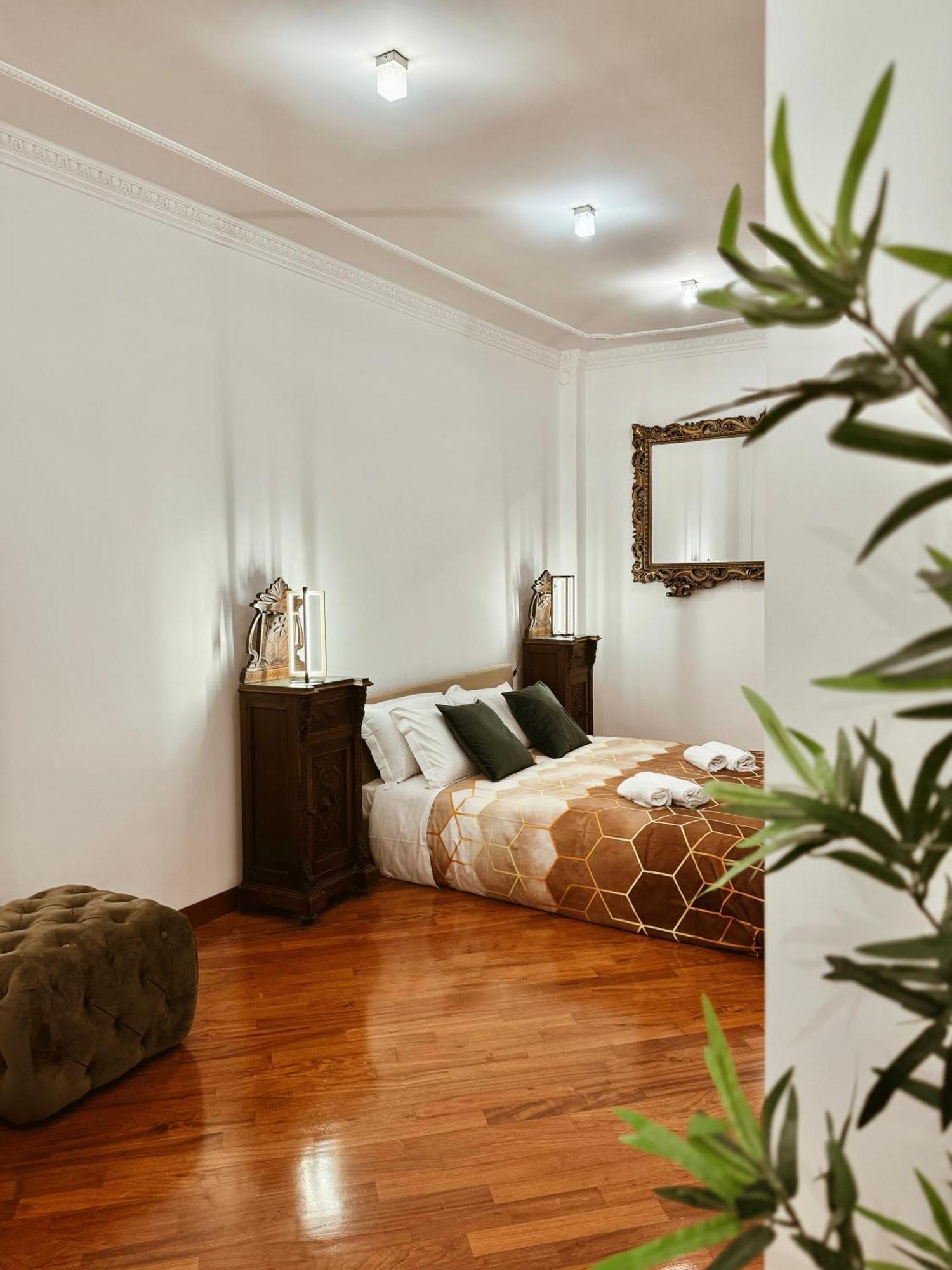 Residenza Tritone Luxury Trevi Fountain Guest house