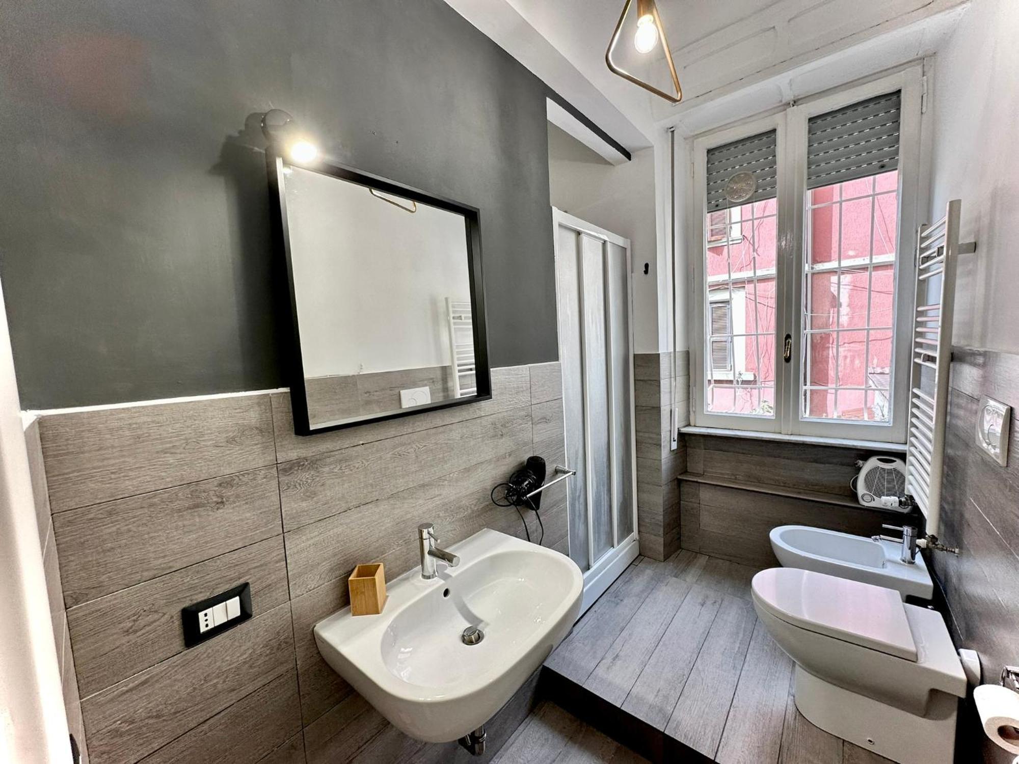 Jef Vaticano, Apartment