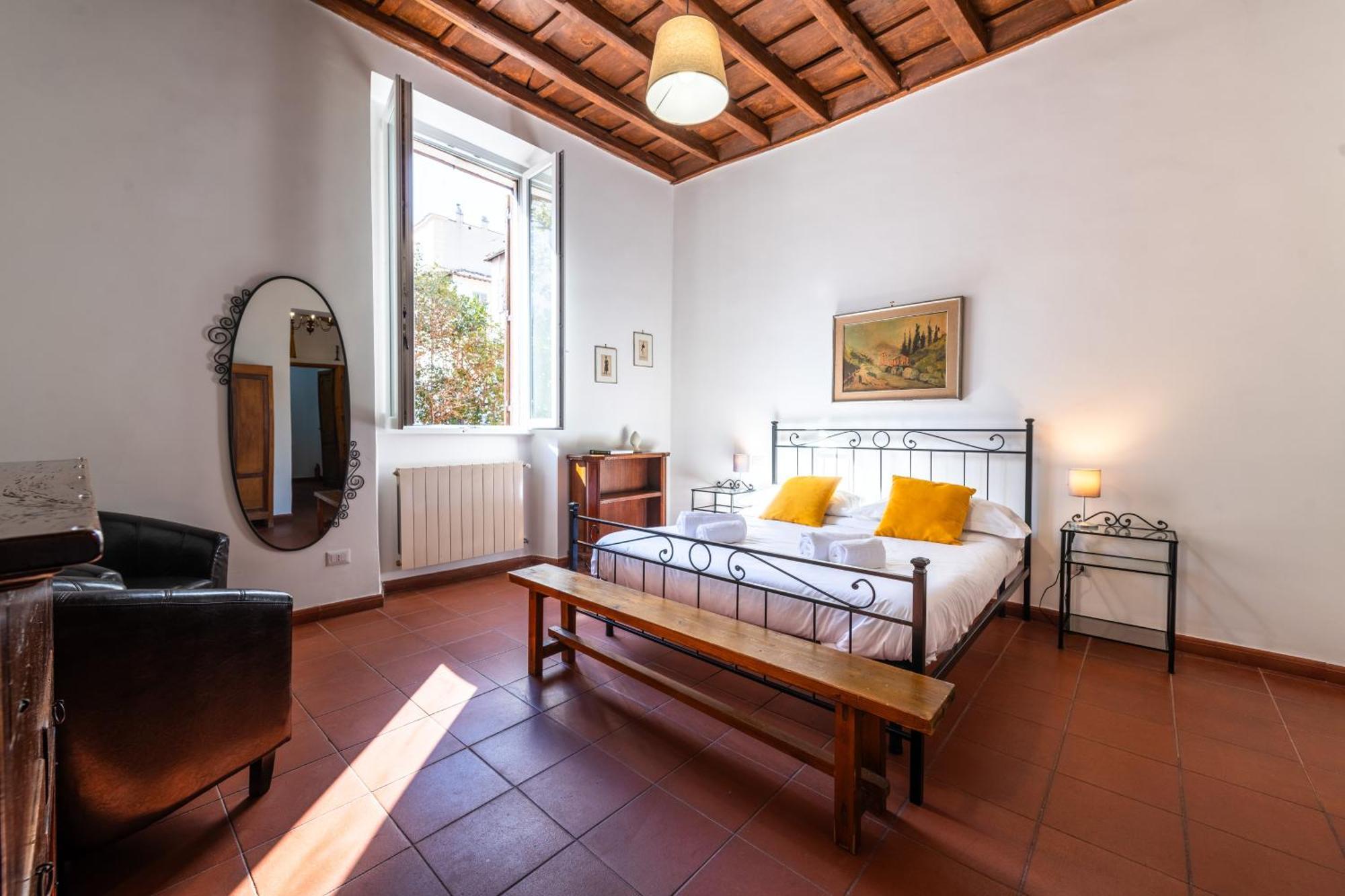 San Calisto Apartment Rome