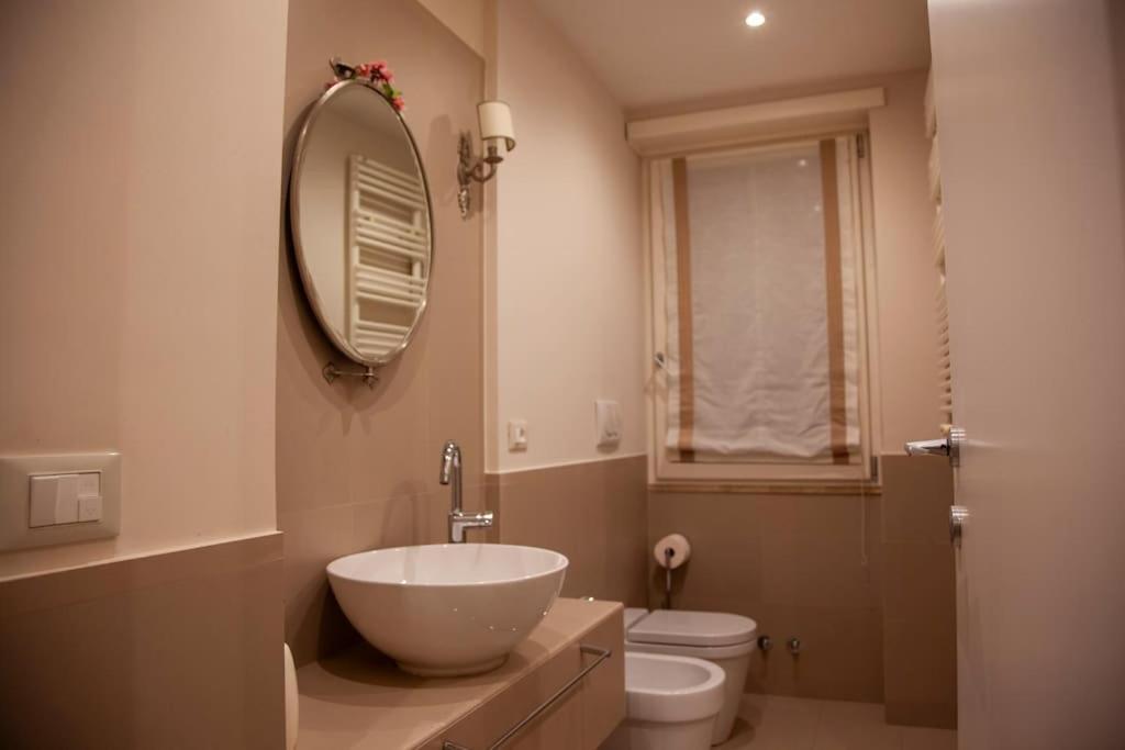 Roma, Gemelli Casa Eleganza, Modernista Apartment