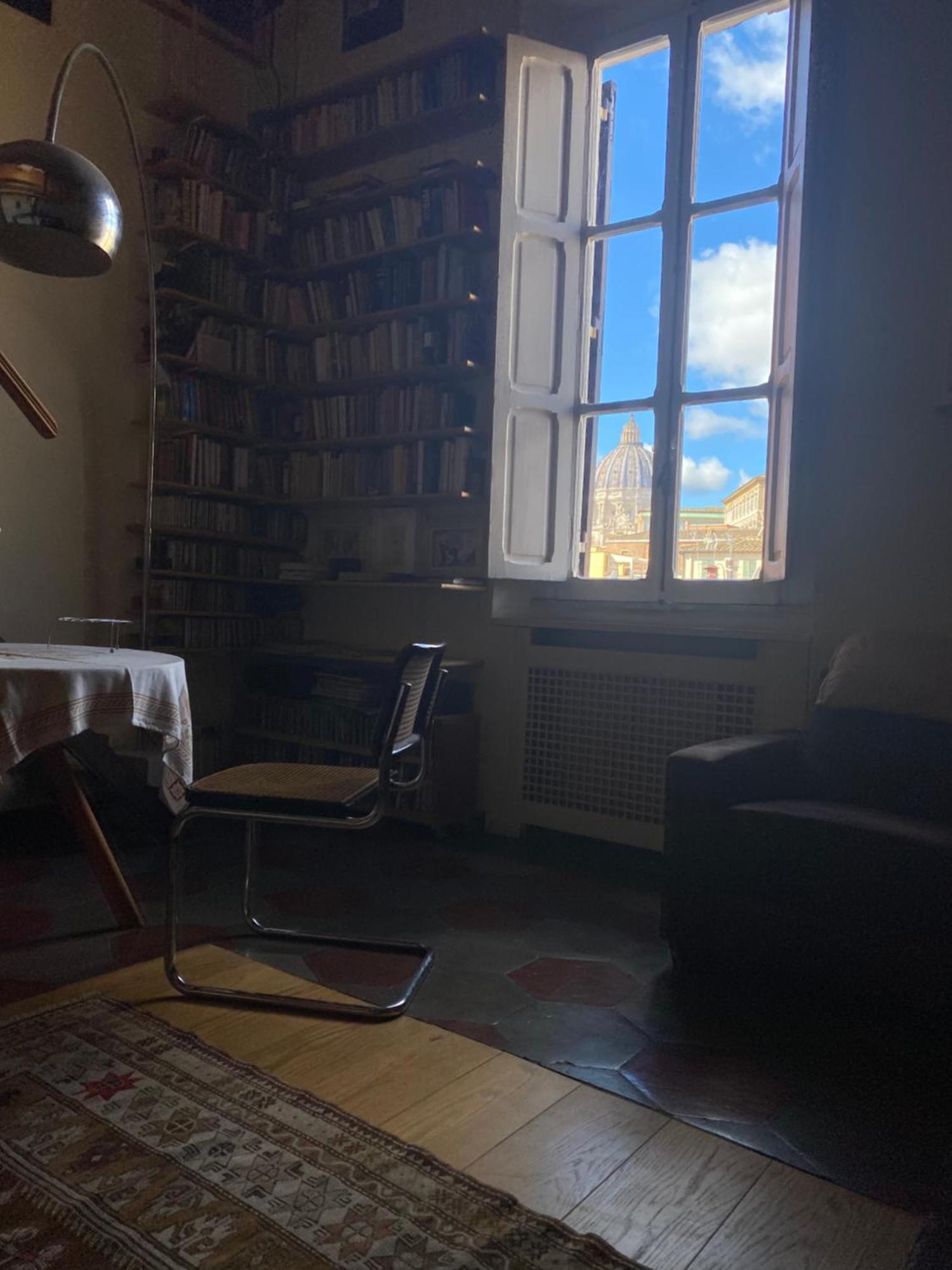 Penthouse In Exclusive Borgo Pio District Apartamento