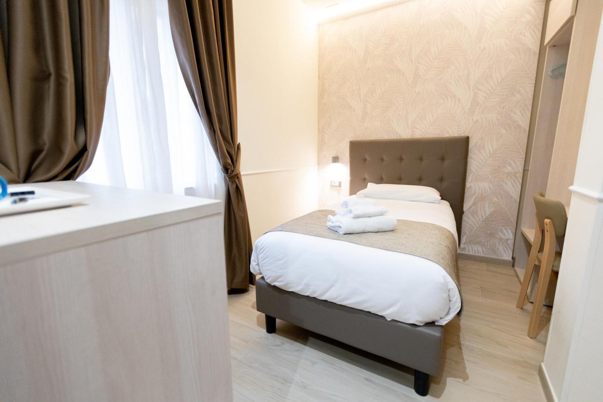 Maximus Hotel
