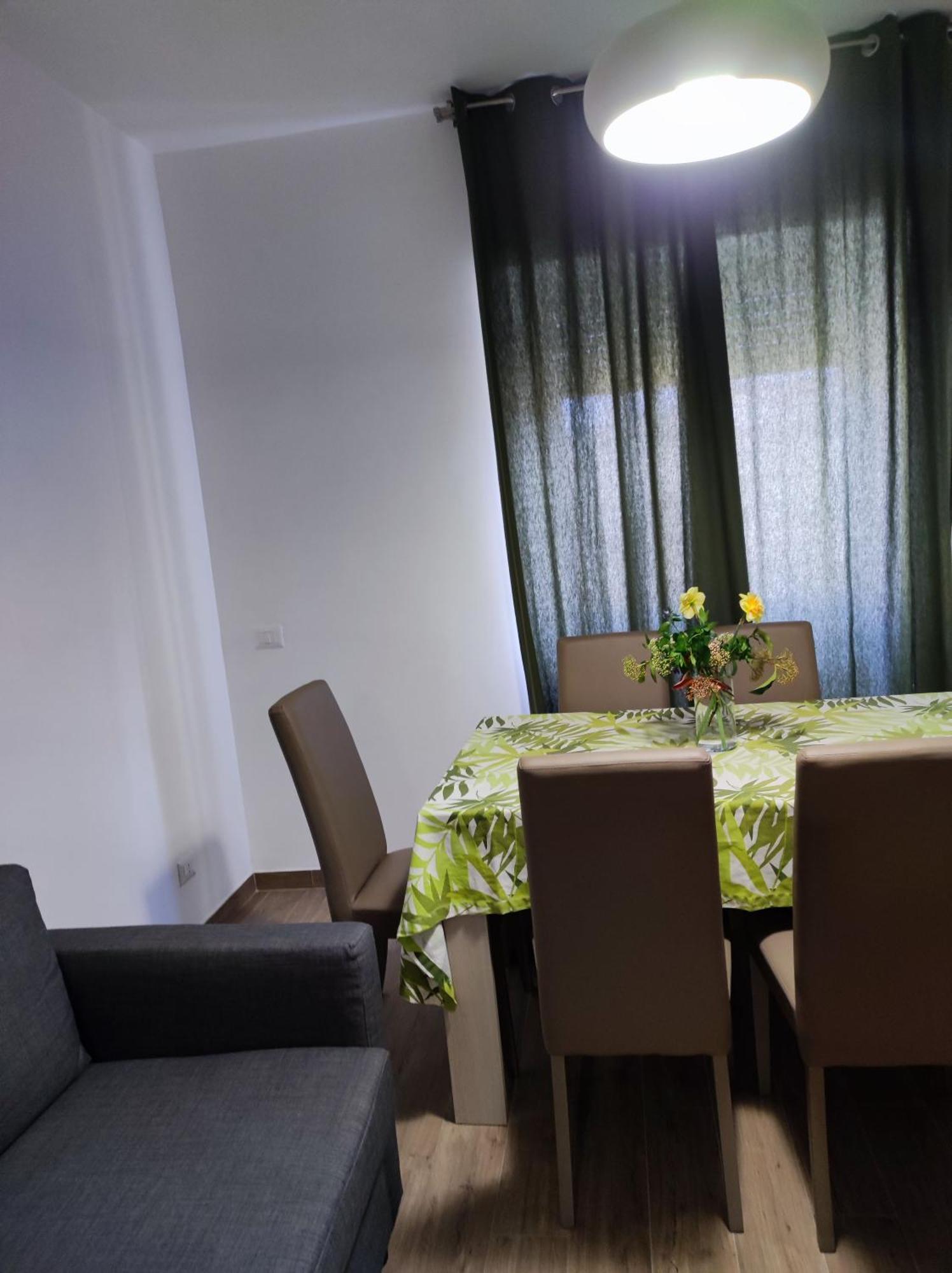 Apartment Consoli