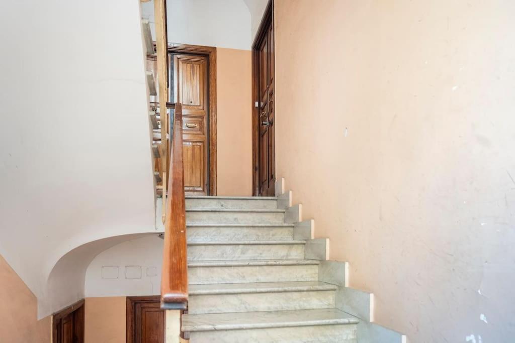 Honey's San Giovanni Rome