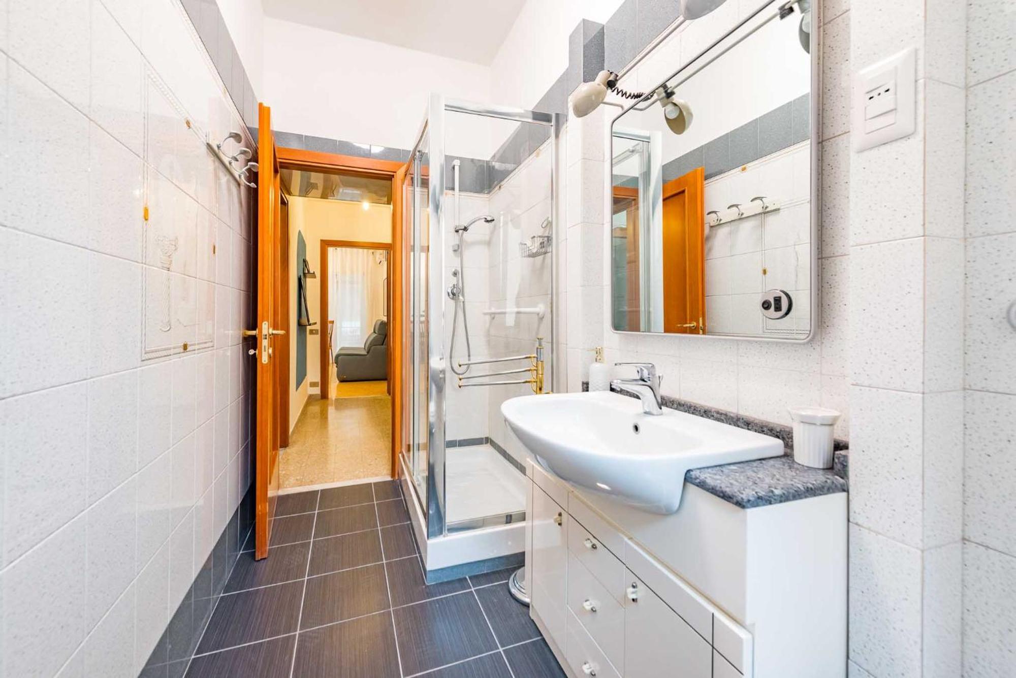 Iolanda Fine & Spacious Flat *