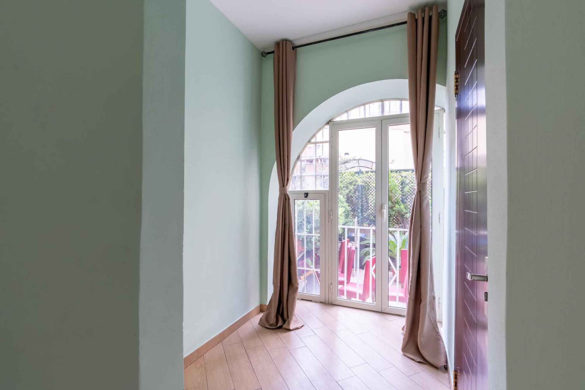 Bed & Breakfast Leoni Di Giada - Close To Station Rome