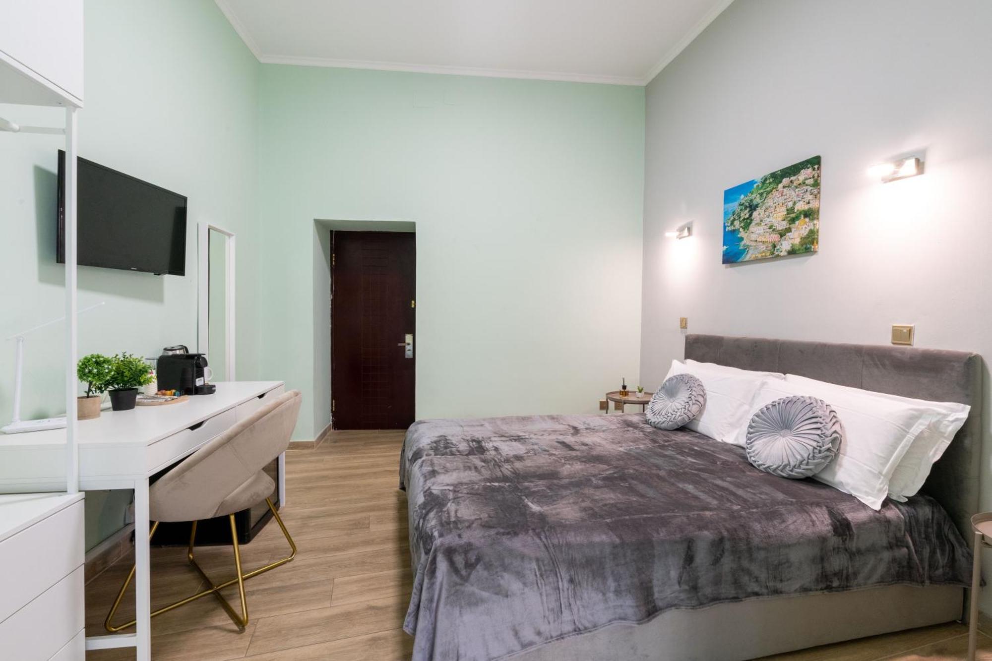 Bed & Breakfast Leoni Di Giada - Close To Station Rome