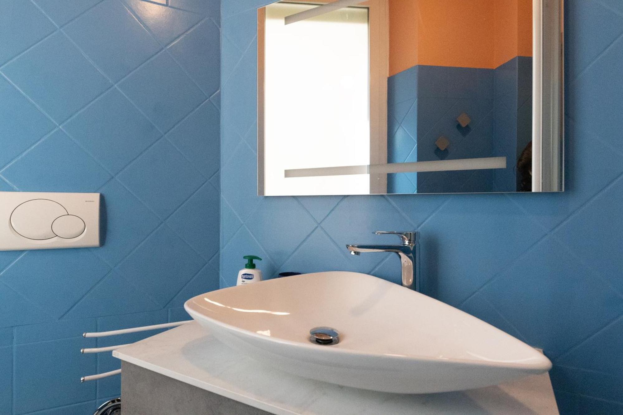 Happy Colours By Ghor Apartment *