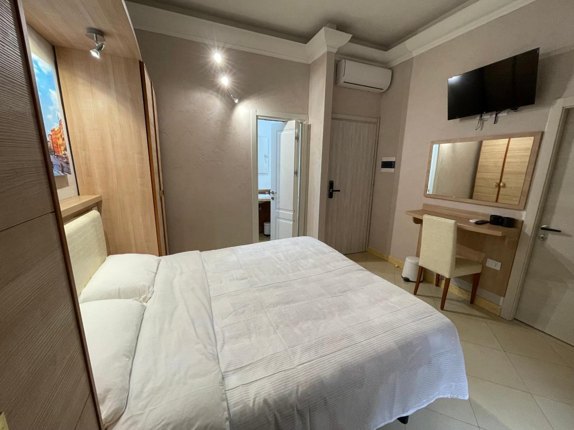 Spqr Guest house *