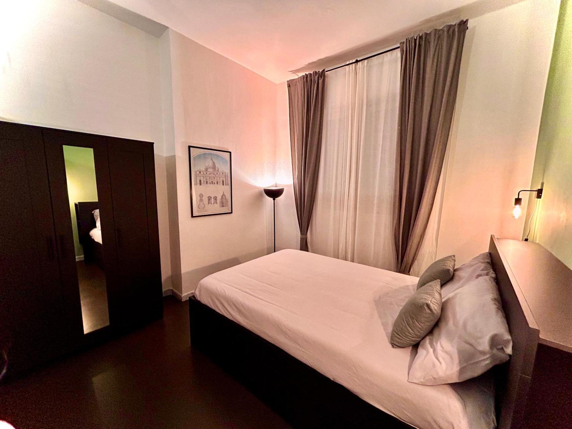 Jef San Giovanni, Appartamento Roma