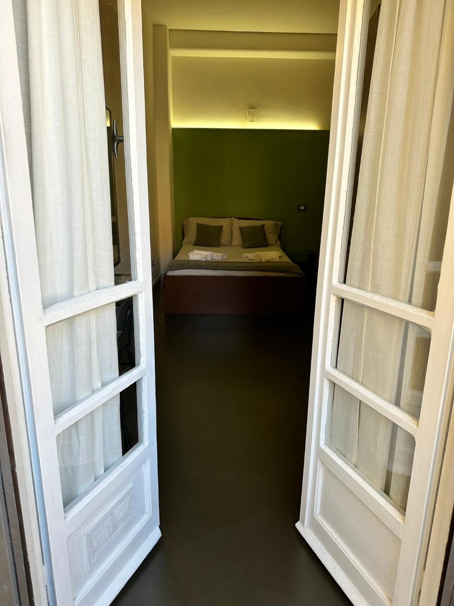Jef San Giovanni, * Roma