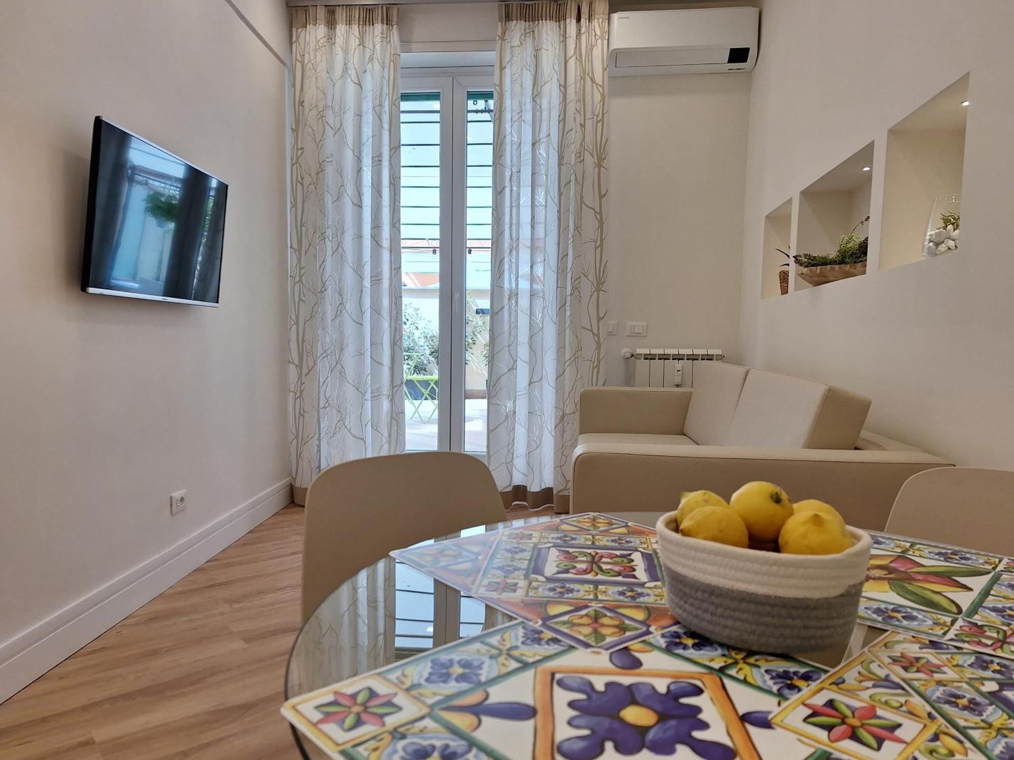 Appartement Peaceful 2 Bedrooms With Patio, Near Metro A Rome