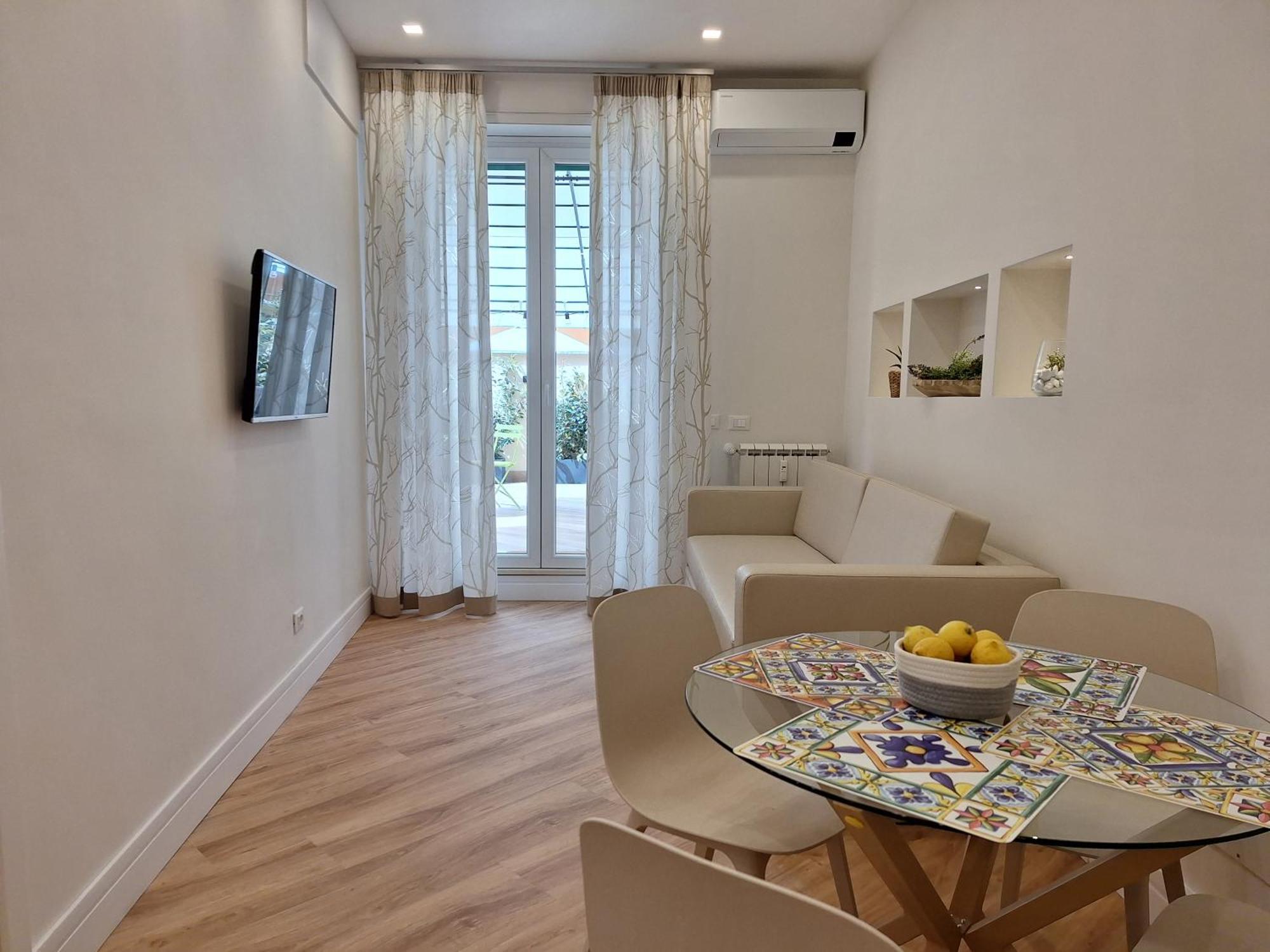 Appartement Peaceful 2 Bedrooms With Patio, Near Metro A *