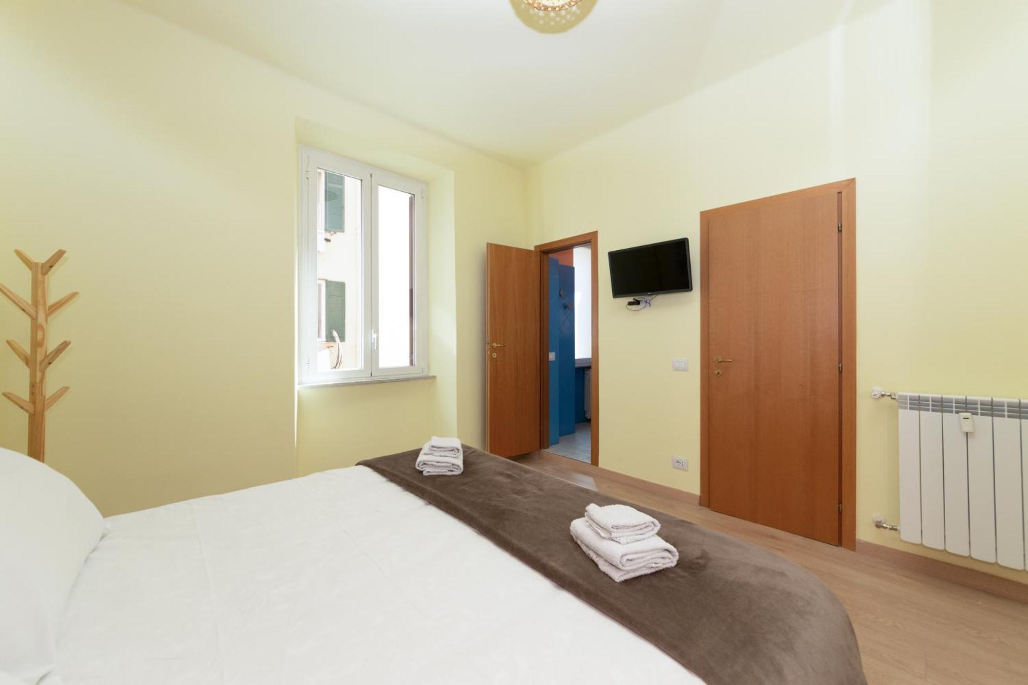 Happy Colours By Ghor Apartment