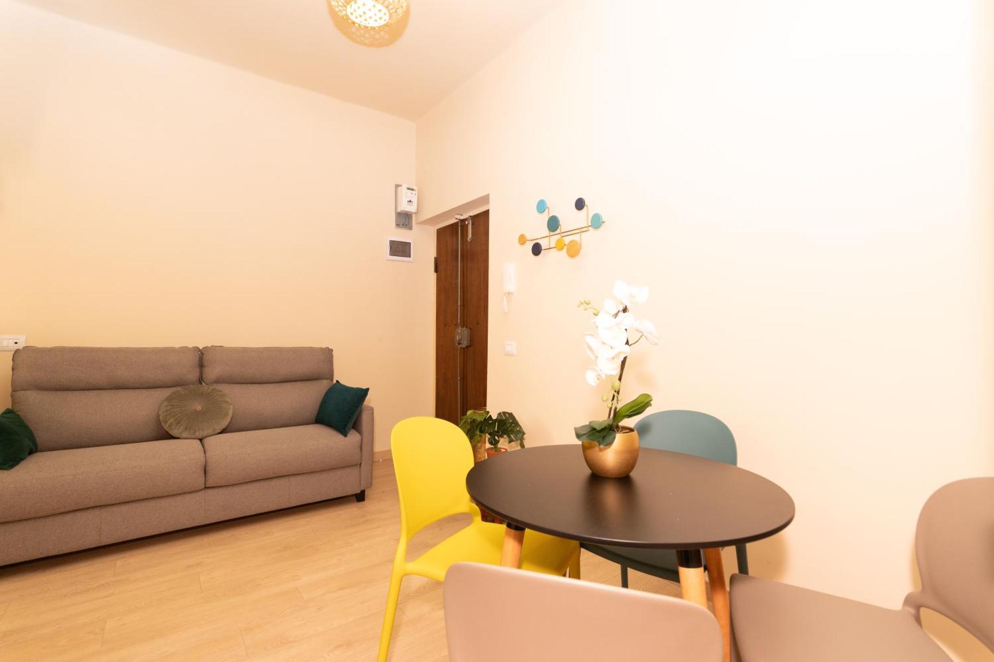 Happy Colours By Ghor Apartment *