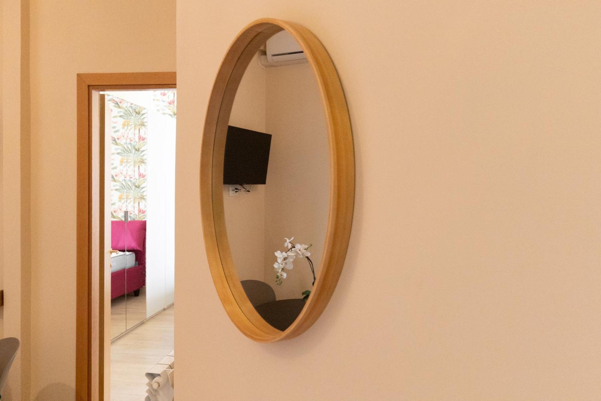 Happy Colours By Ghor Apartment