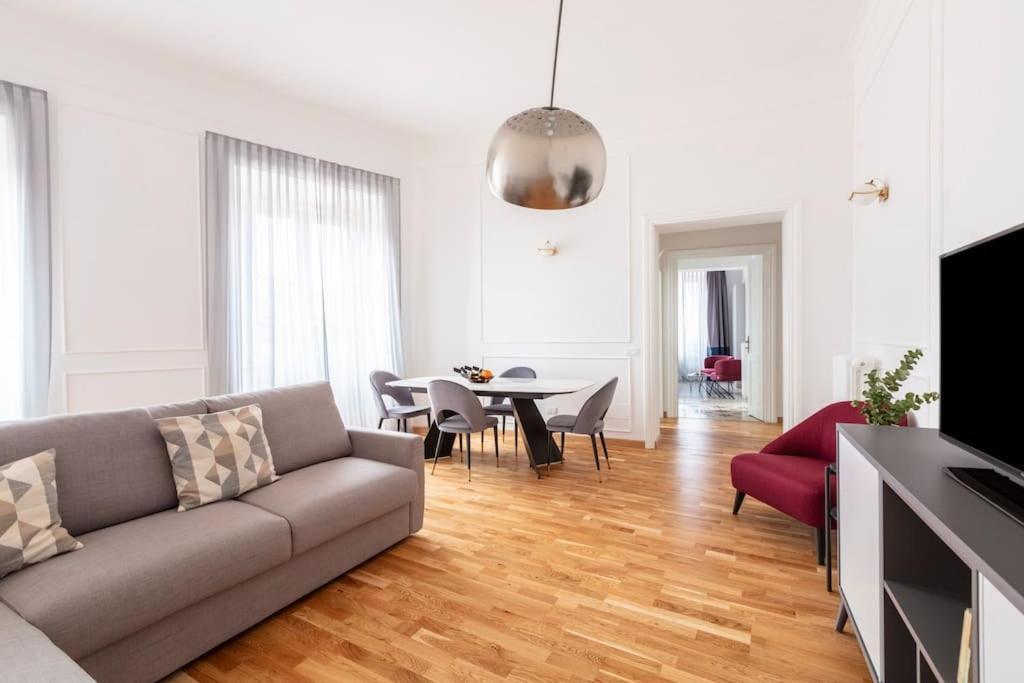 Sjr Luxury Trevi Fountain Apartment *
