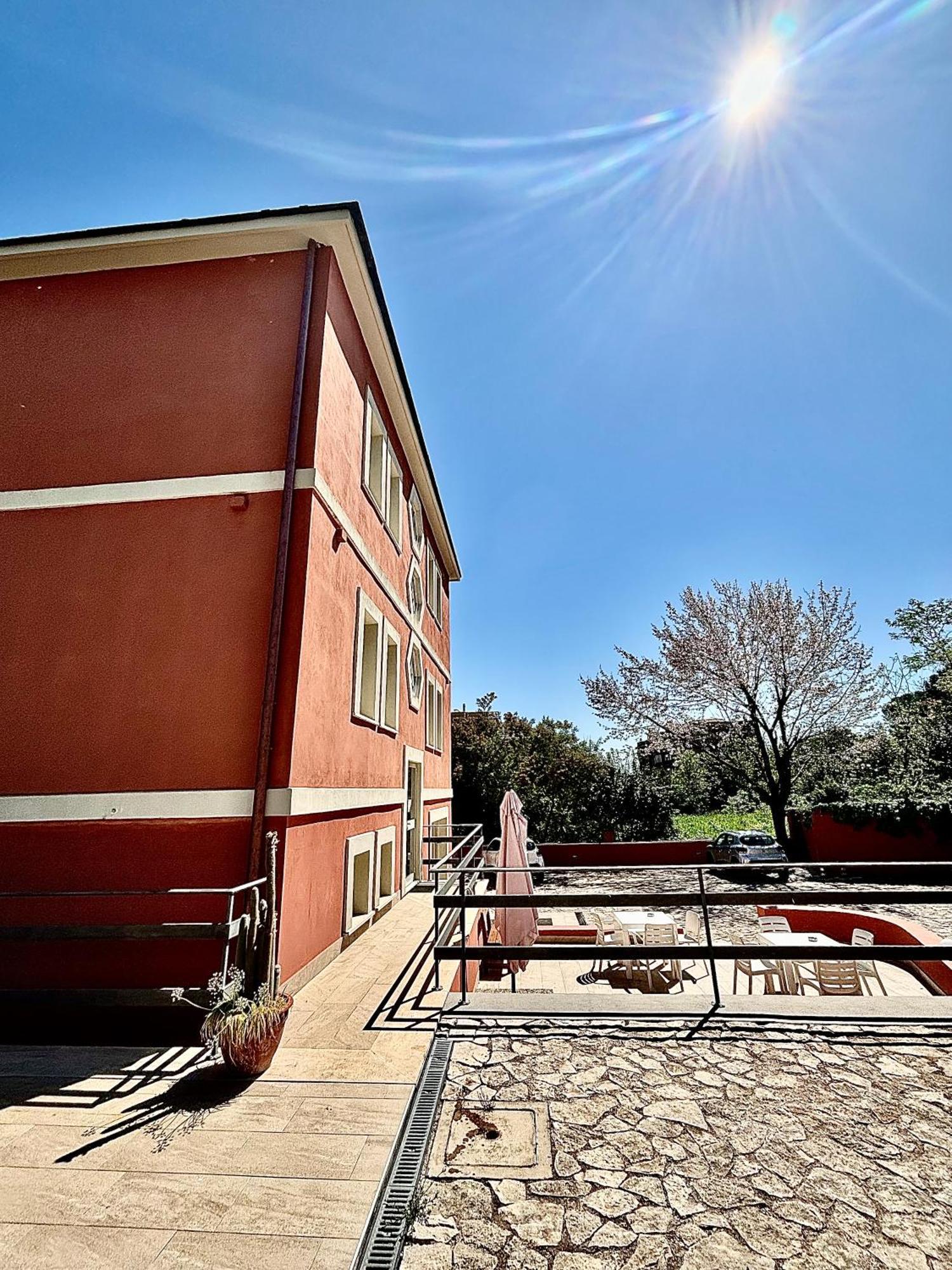 Palace Albergue *