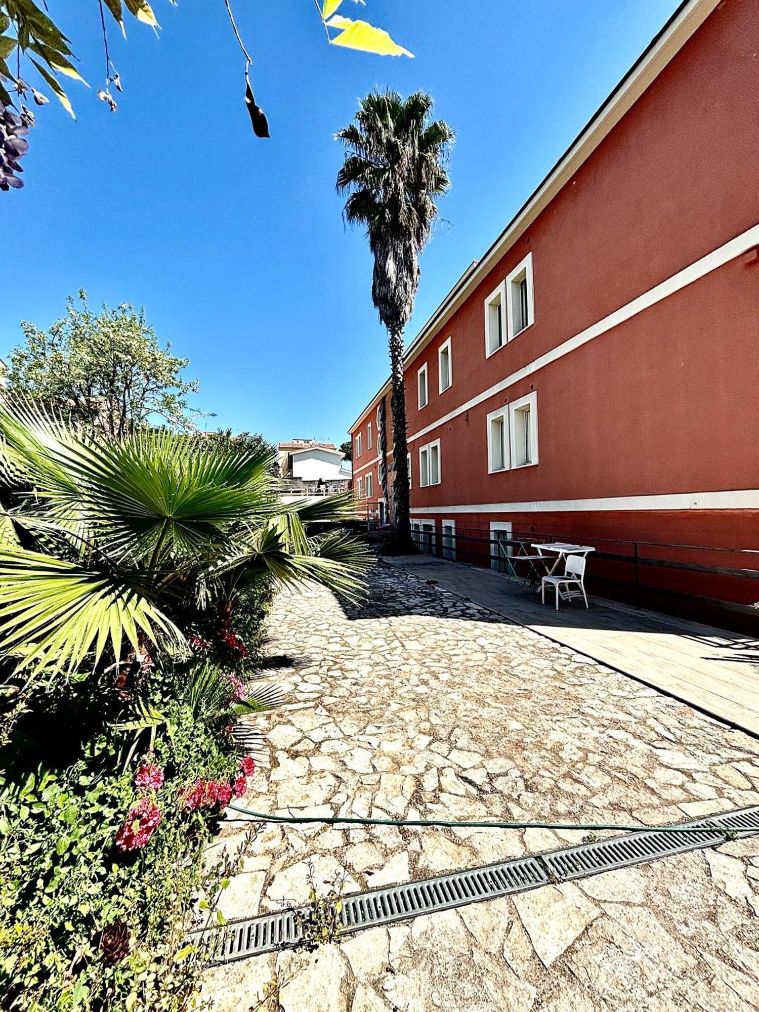 Albergue Palace