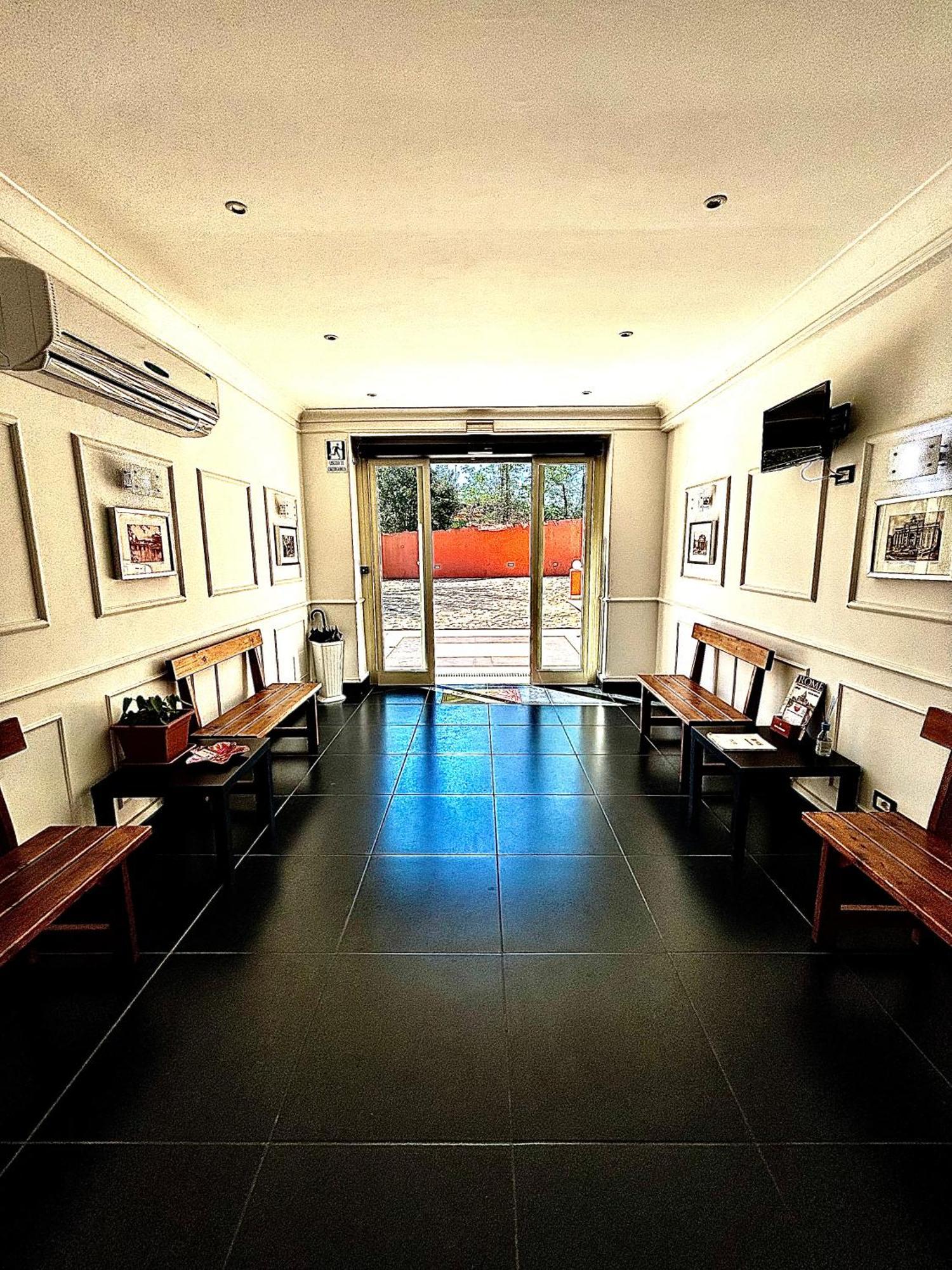 Albergue Palace *