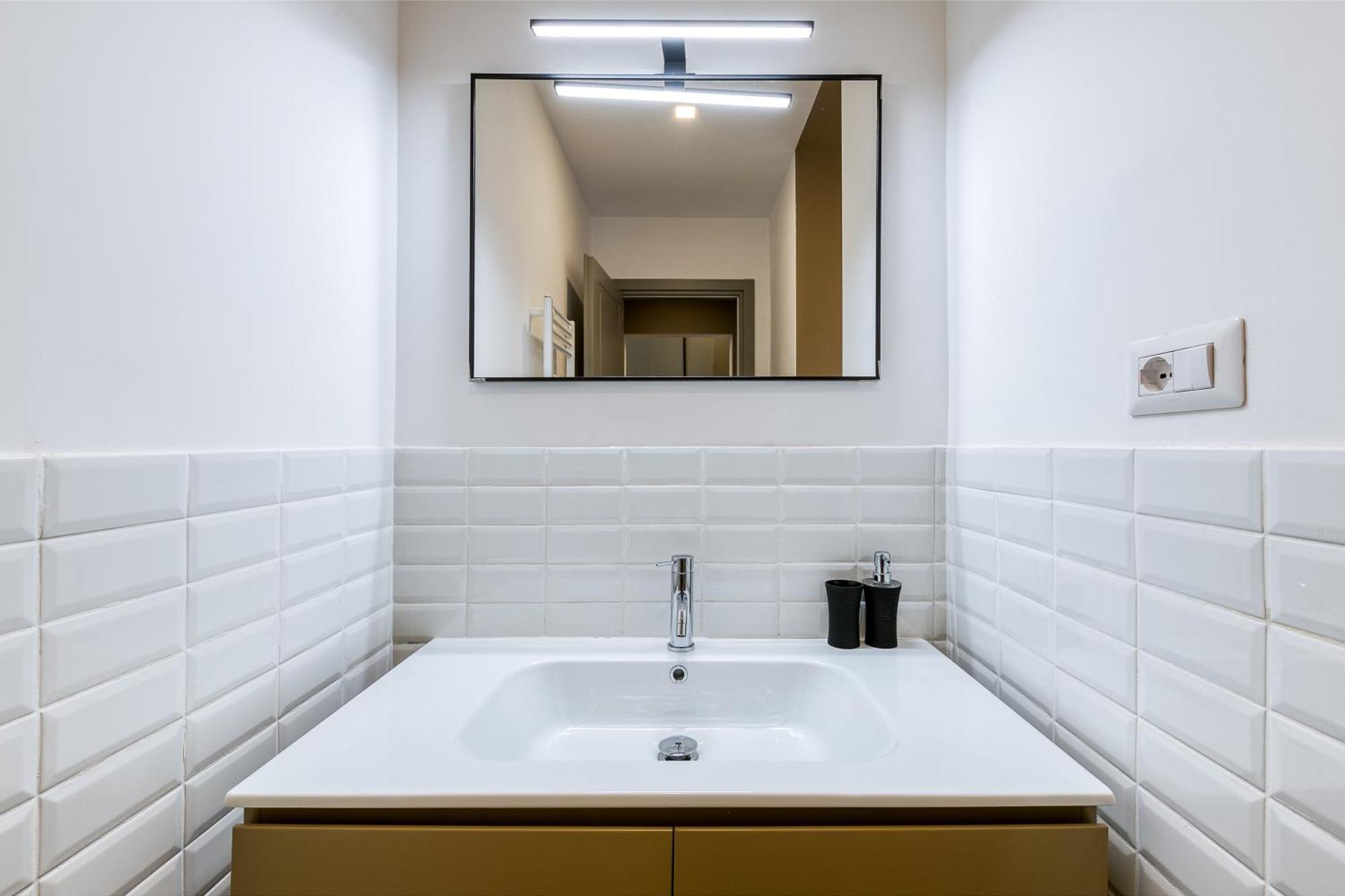 Clausim Domus: New Brightful Flat Next To The Vatican Rome