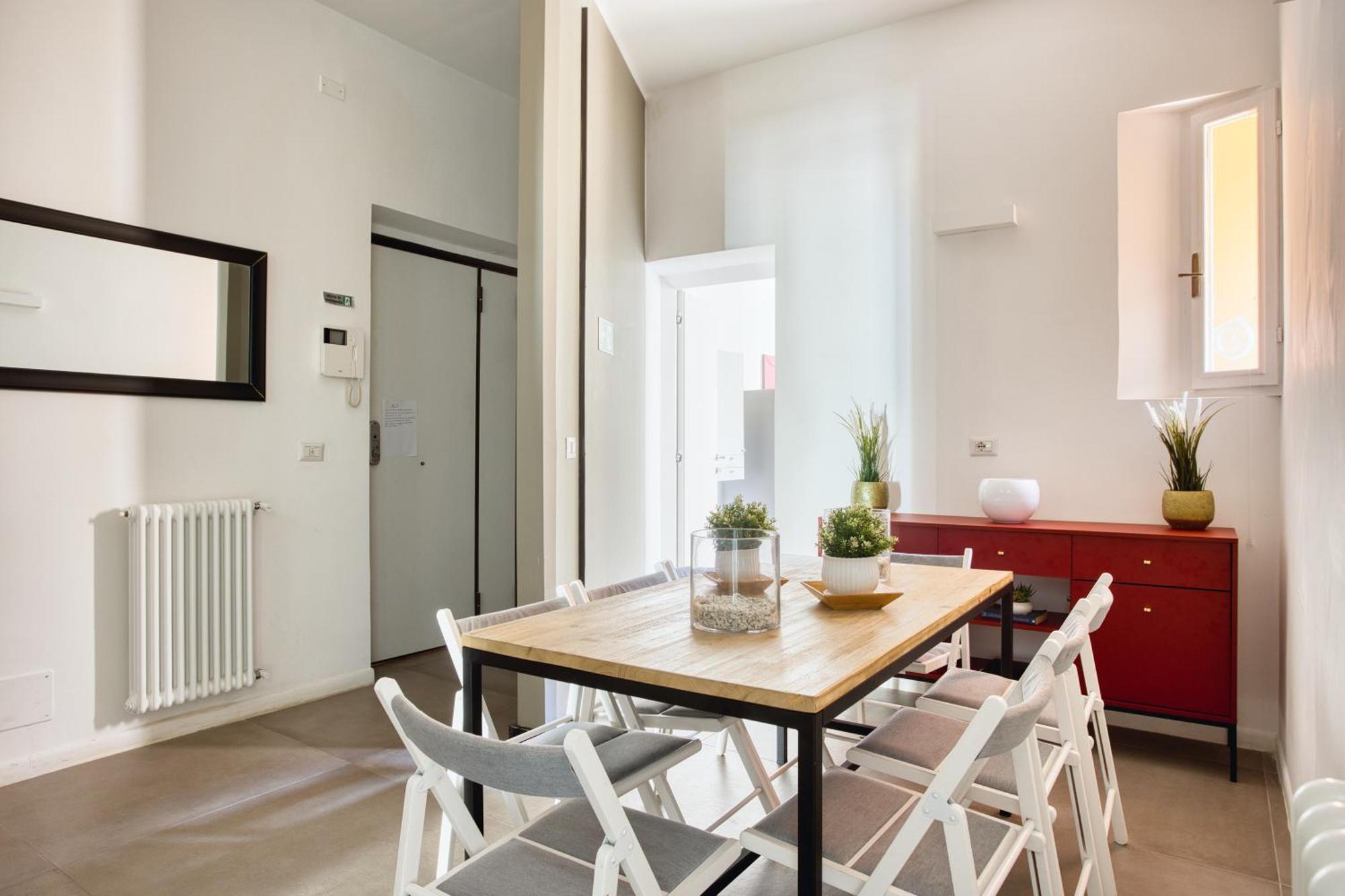 Clausim Domus: New Brightful Flat Next To The Vatican Rome